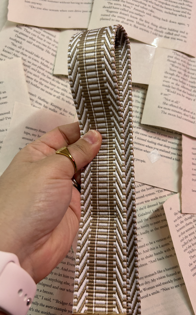 Bookish Crossbody | Kim Krafts