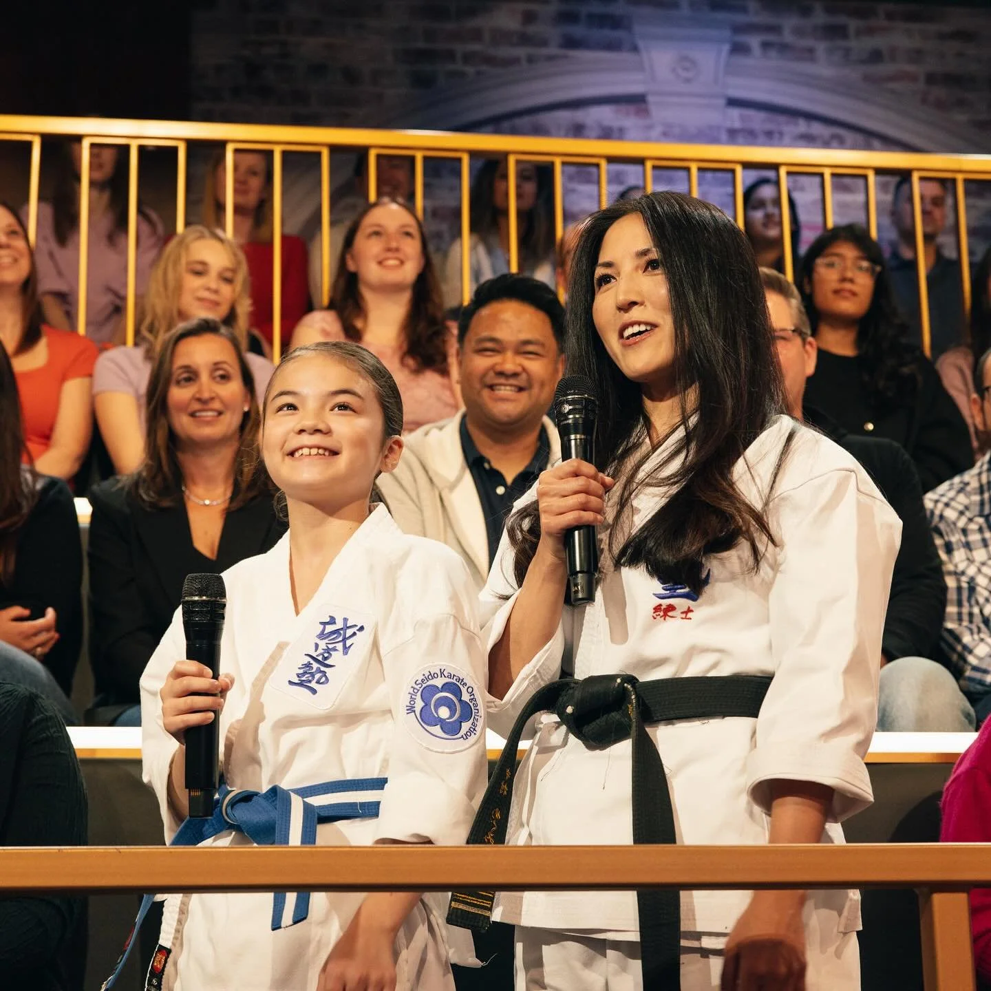 Thank you @cherynhong at the @kellyclarksonshow on NBC for sending these shots to us from last Thursday&rsquo;s taping which airs TOMORROW! It was such a treat to be part of the show featuring the cast of &ldquo;Karate Kid: Legends&rdquo; movie.

We 