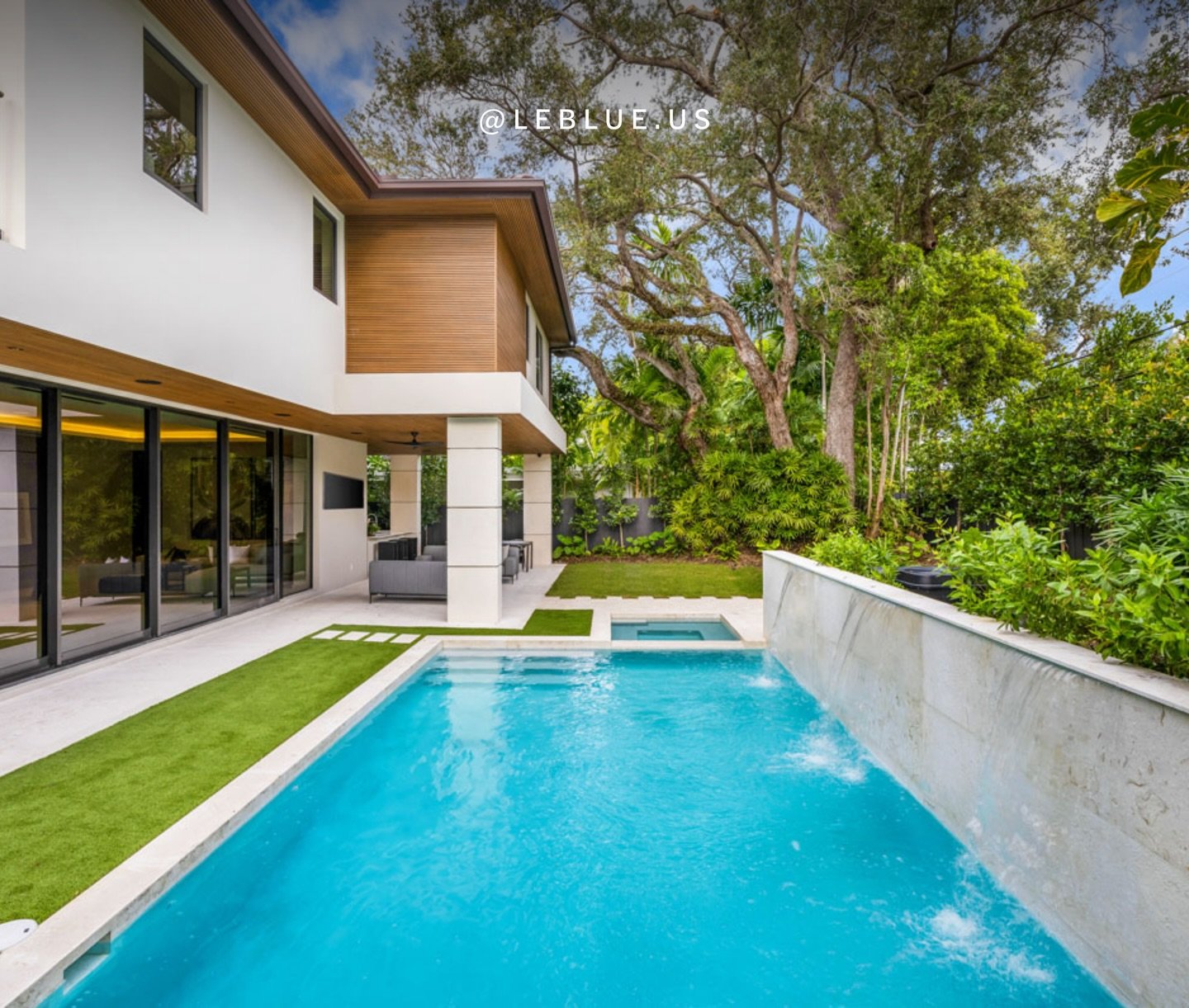 Bay Heights, Coconut Grove 

#luxurypools #coconutgrovepools #miamiluxuryhome #miamiconstruction