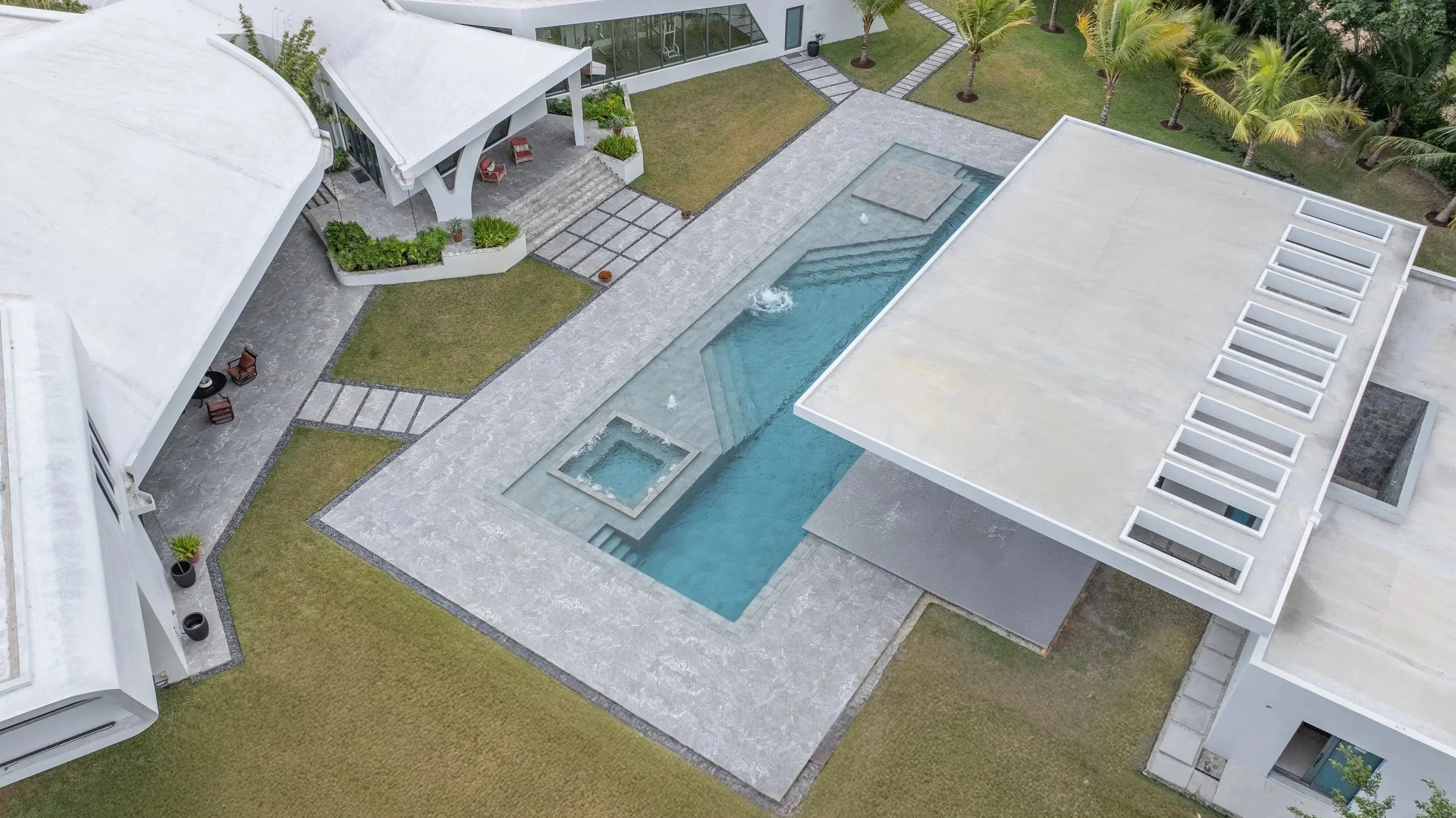 broward-pool-interior-blue-stone-coping-natural-finish-33.jpg