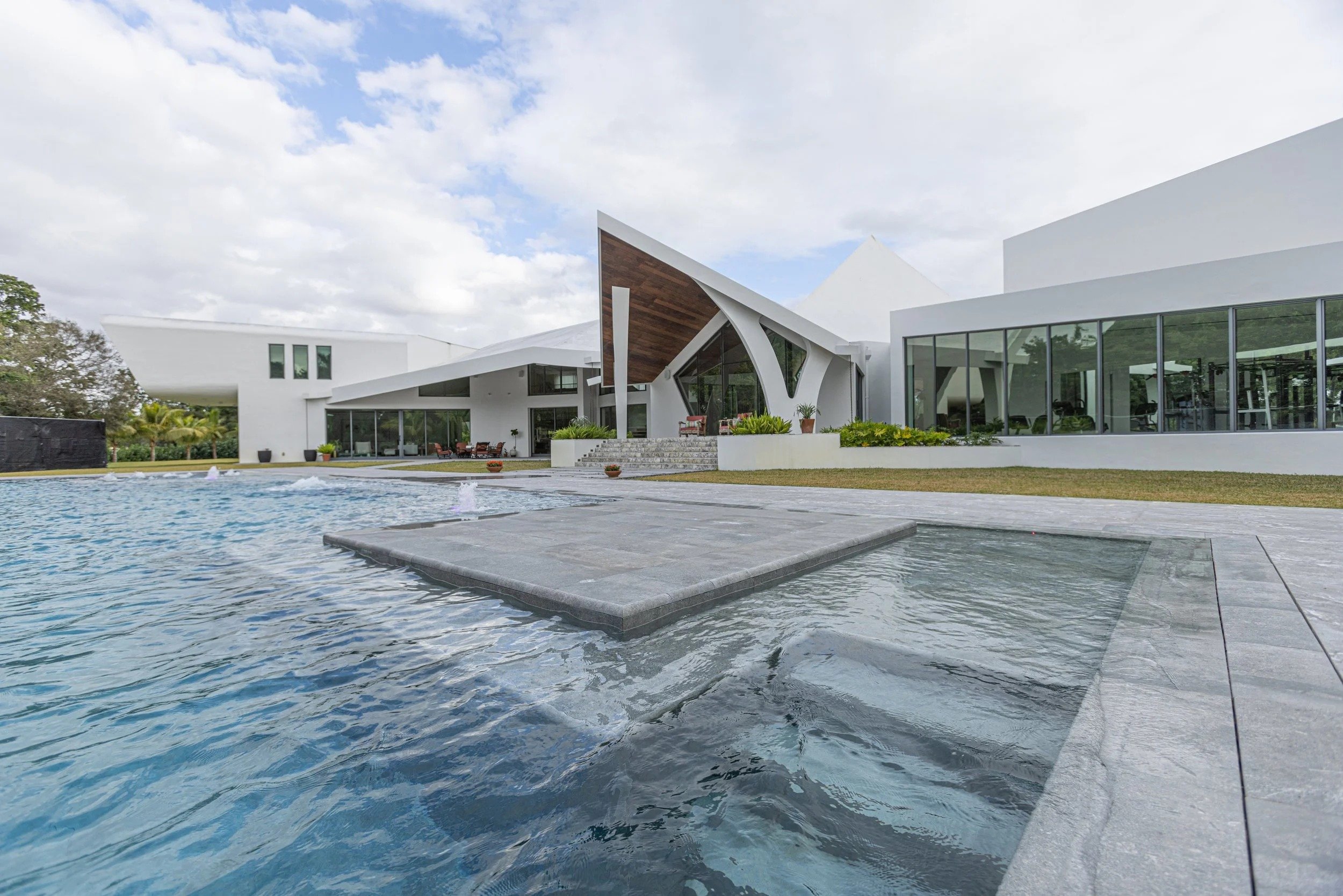 broward-pool-surround-silver-porphyry-patio-installation-16.jpg