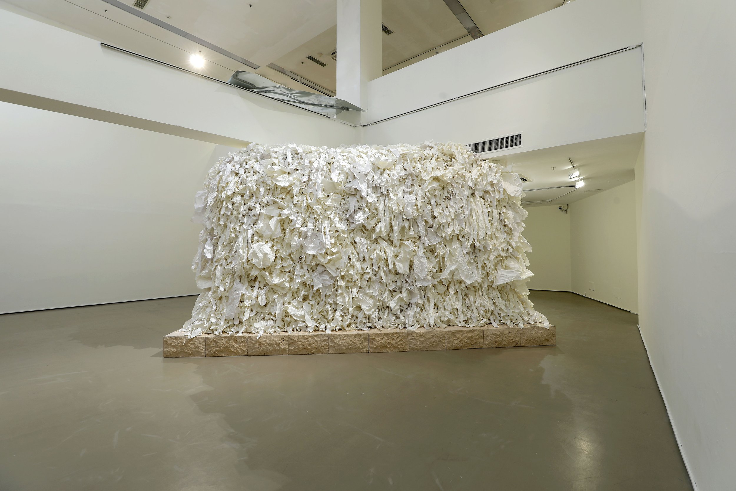 Temple
神庙, 2020, Marble, printing flat paper, galvanized iron sheet, 600 x 600 x 500cm