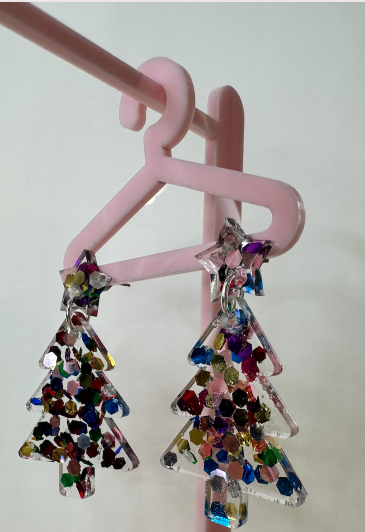 33 Multicoloured tree