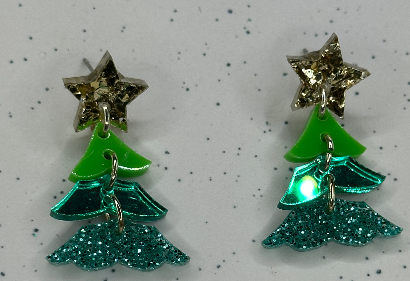 29 Green Dangle Tree
