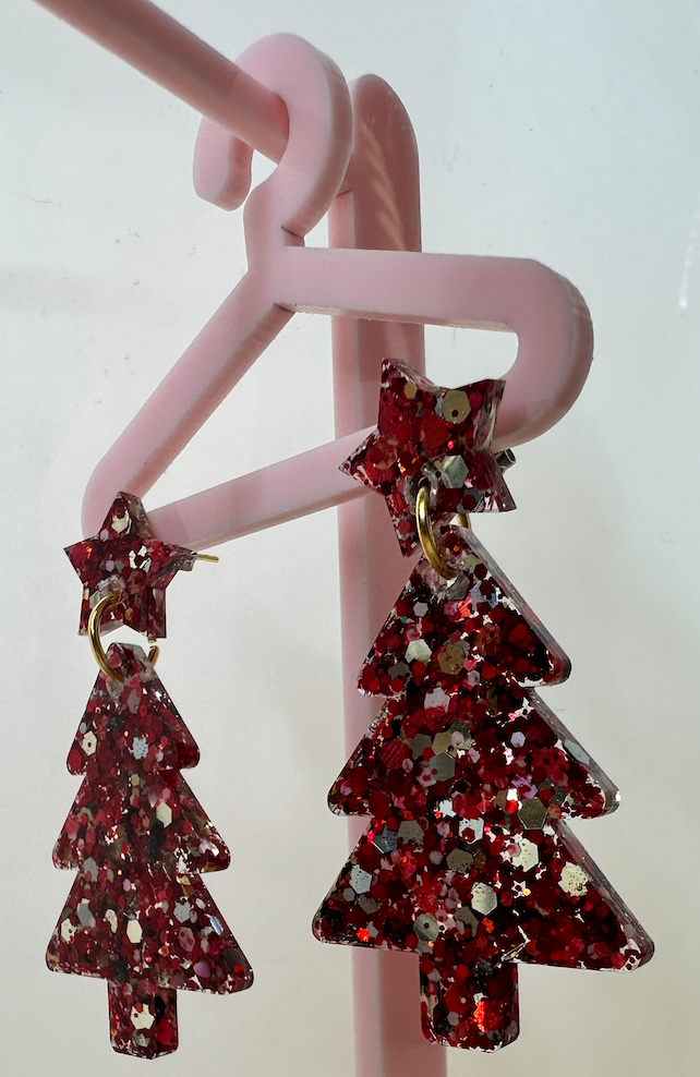 32 red and Gold tree