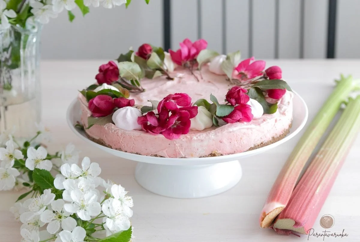 Mansikka-raparperijäätelökakku (V,G)