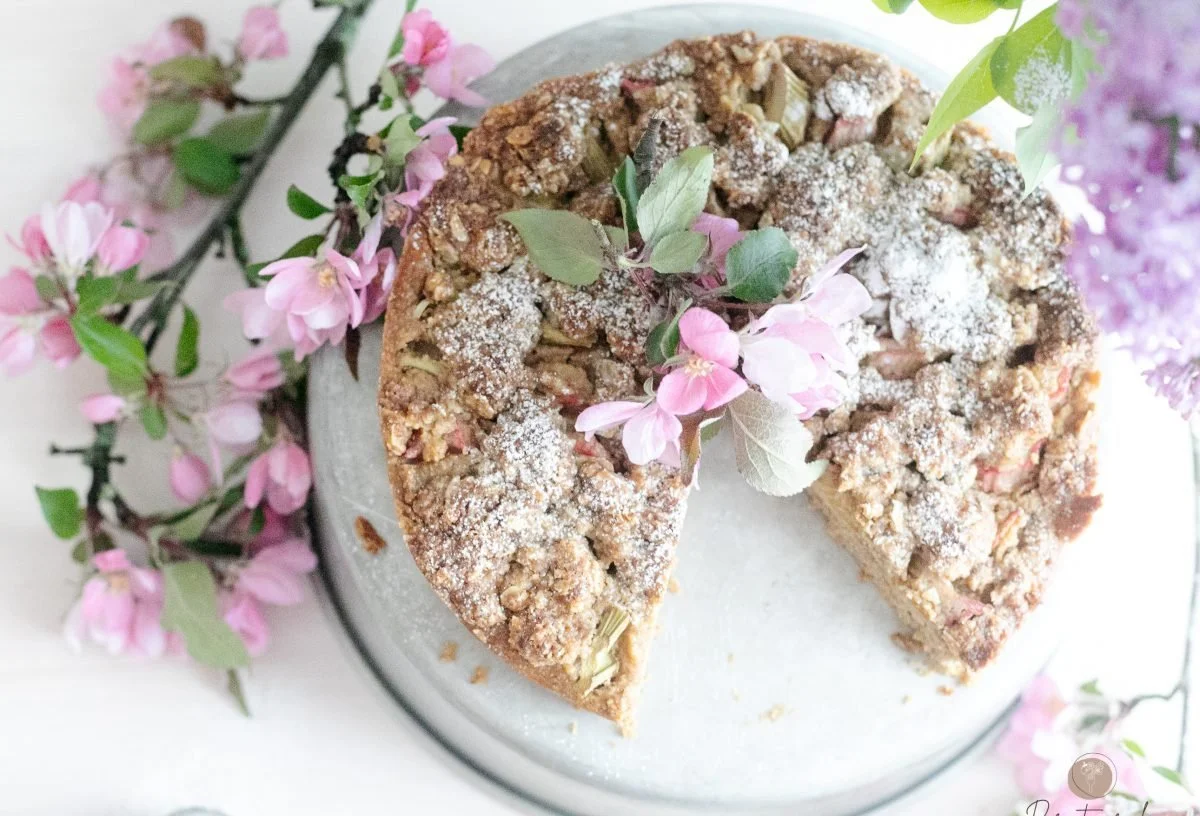 Tahmainen raparperi-mantelimurupiirakka (V,G)