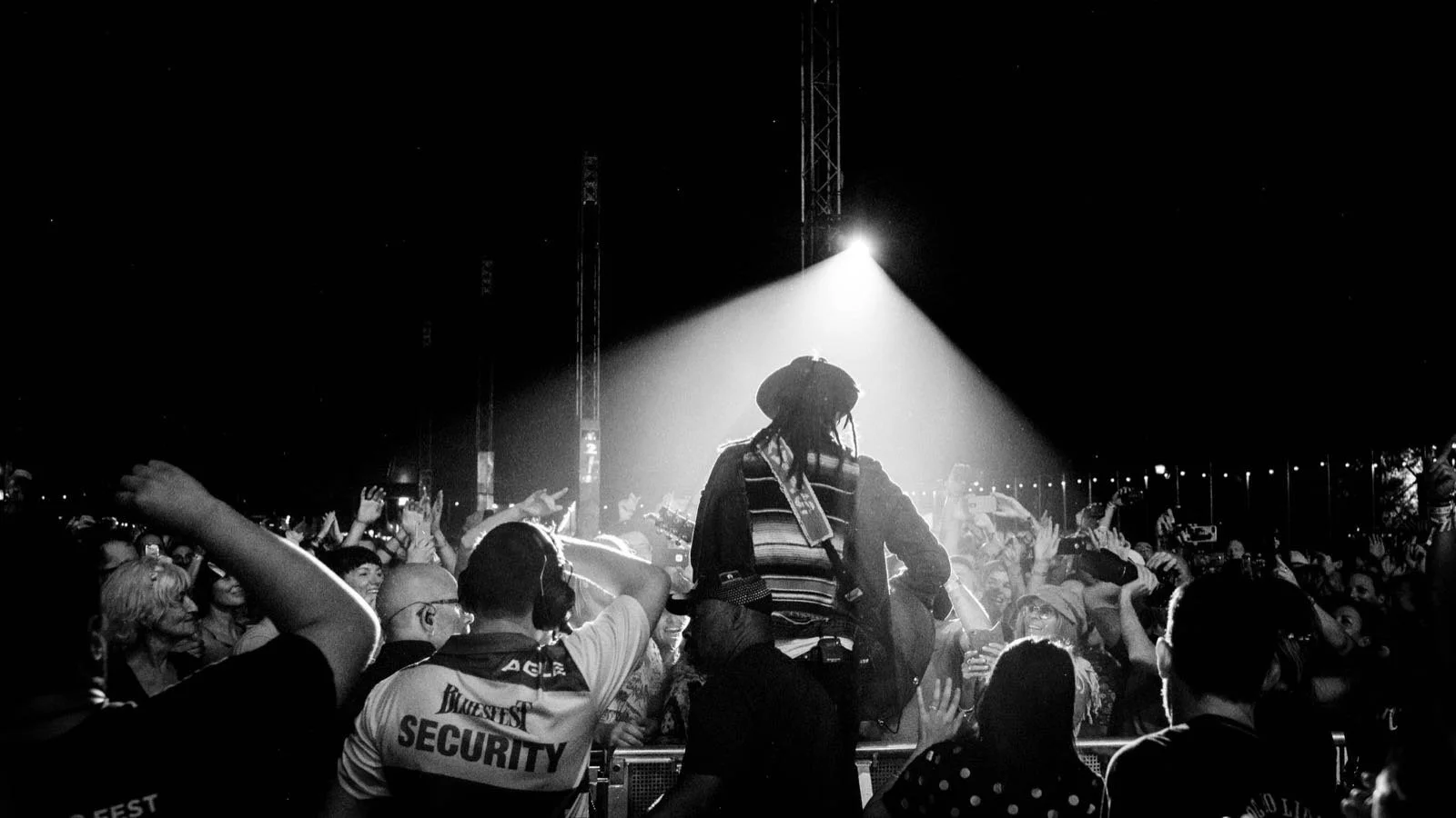 bluesfest-180331-michael-franti-and-spearhead-bw-355.jpg