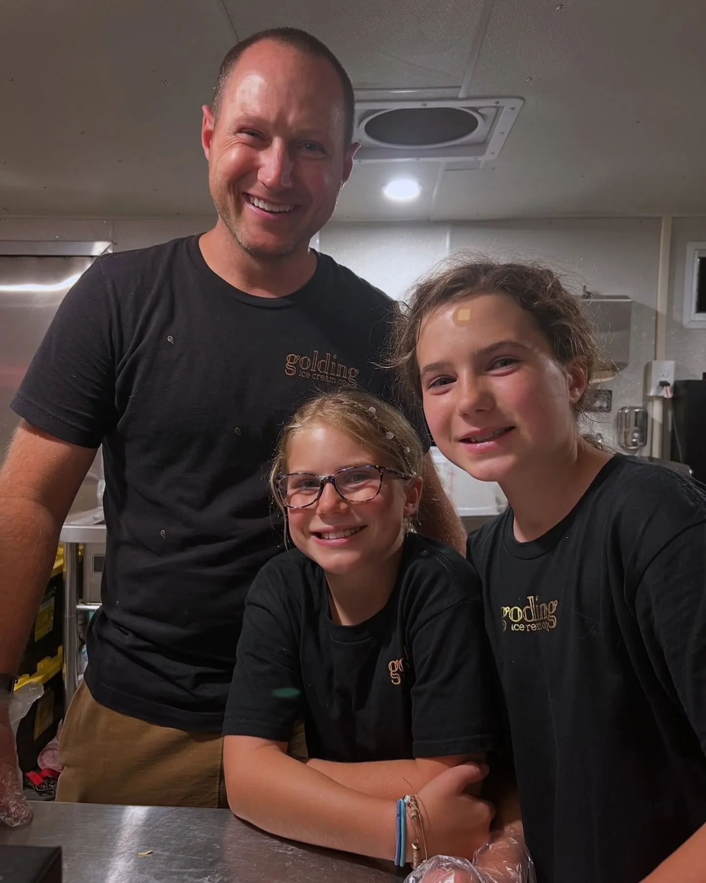 hey all!!
this weekend we would love, love to see you.
friday 7/11 from 6-9:30 @
1160 E 2680 N provo, ut
saturday 7/12 from 5-9:30 @
55 N 1590 E spanish fork, ut
love you.