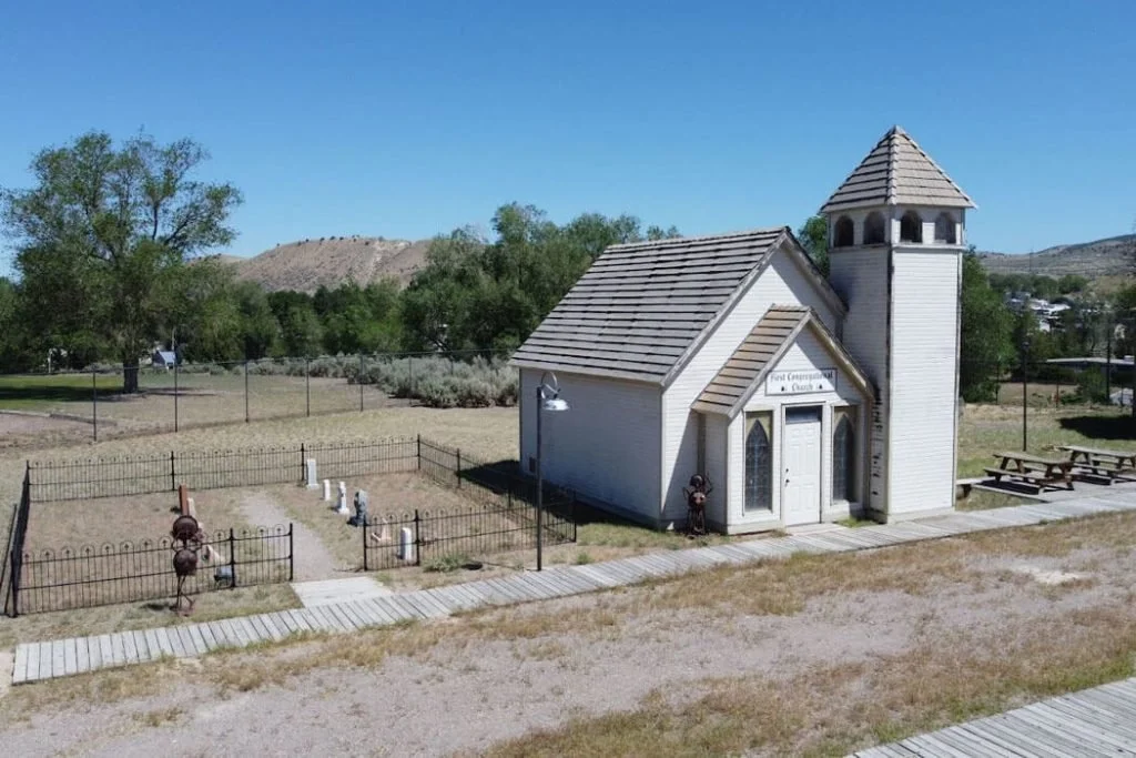 Fort-Hall-Replic-and-Pocatello-junction-townsite-replica-1024x683.jpg