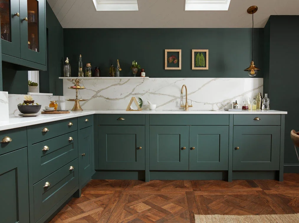 Country-Kitchen-Dark-Green-2-1.jpg.webp