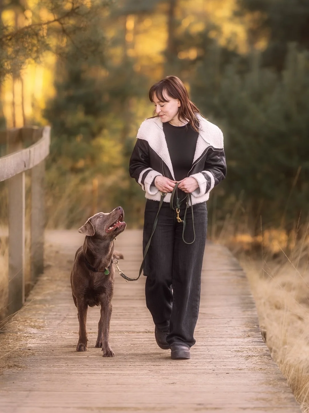B&uuml;hne frei f&uuml;r Anika und ihren Baku 😍

Die Beiden durfte ich - witzigerweise am zweiten Geburtstag von Wildpawsphoto - in einem wahnsinnig sch&ouml;nen Wald begleiten. Und ganz ehrlich: es war das sch&ouml;nste Geschenk, das ich zum Jubil&