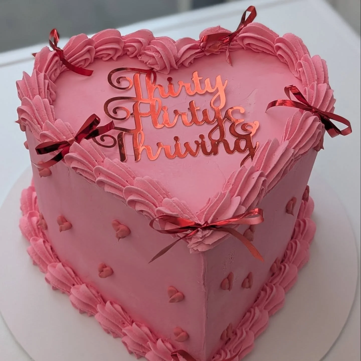 Few recent cake orders that haven't been shared yet! 💖🍰 From florals to vintage piping, no two cakes are the same - thanks to you all keeping me on my toes! 

I have no availability for the remainder of October as I am off on my holidays ☀️. Books 