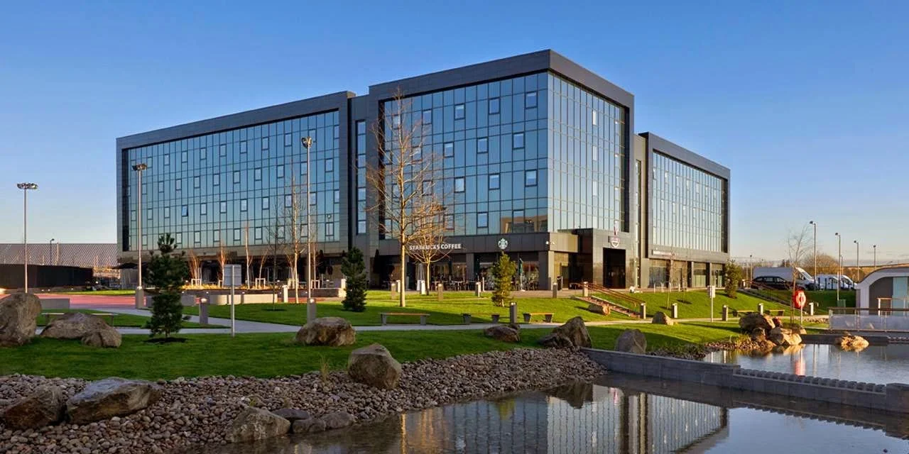 village hotel hourglass wellbeing aberdeen.jpeg