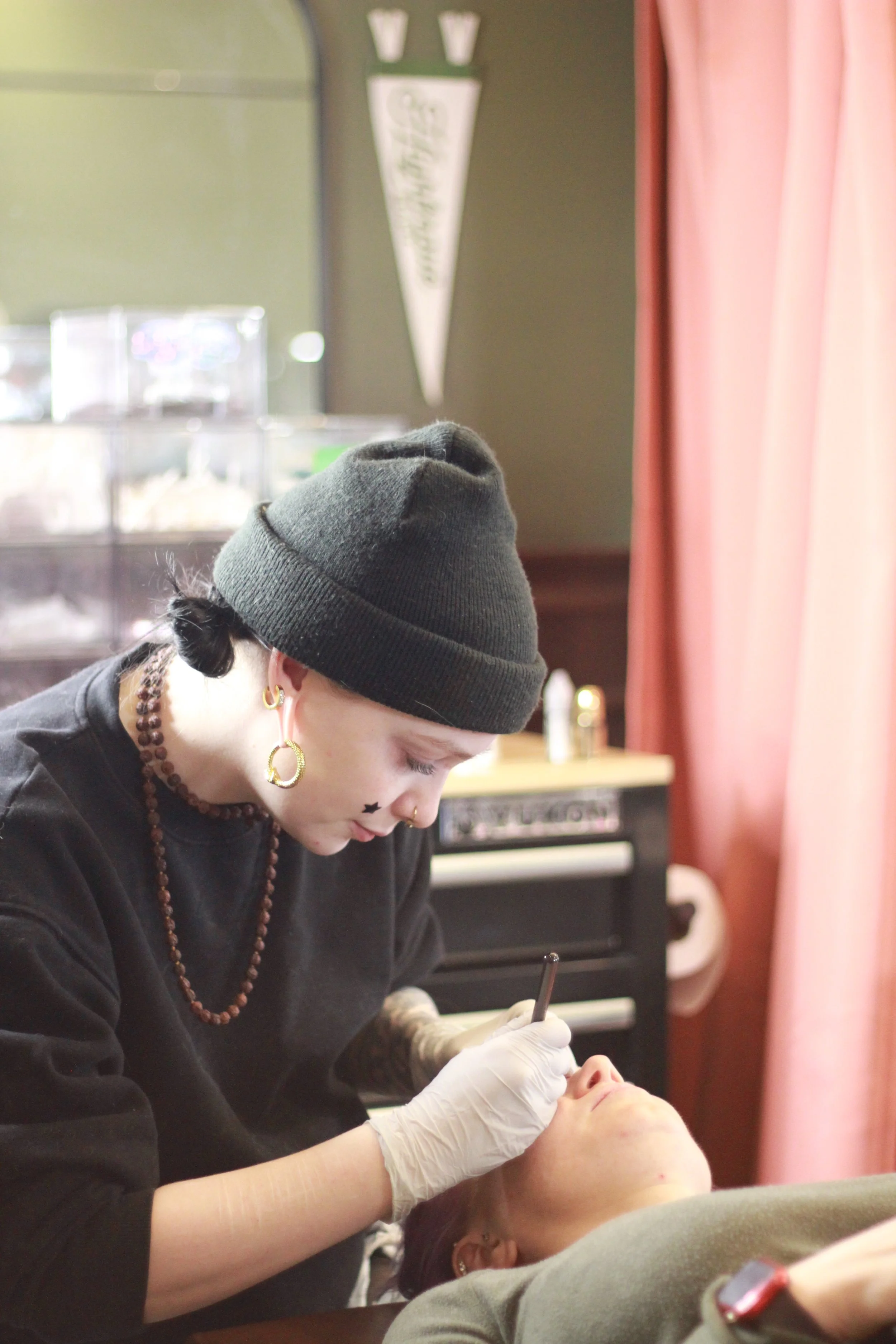 EMILY SARTIN
COSMETIC TATTOO
PIERCER
INSTAGRAM PORTFOLIO