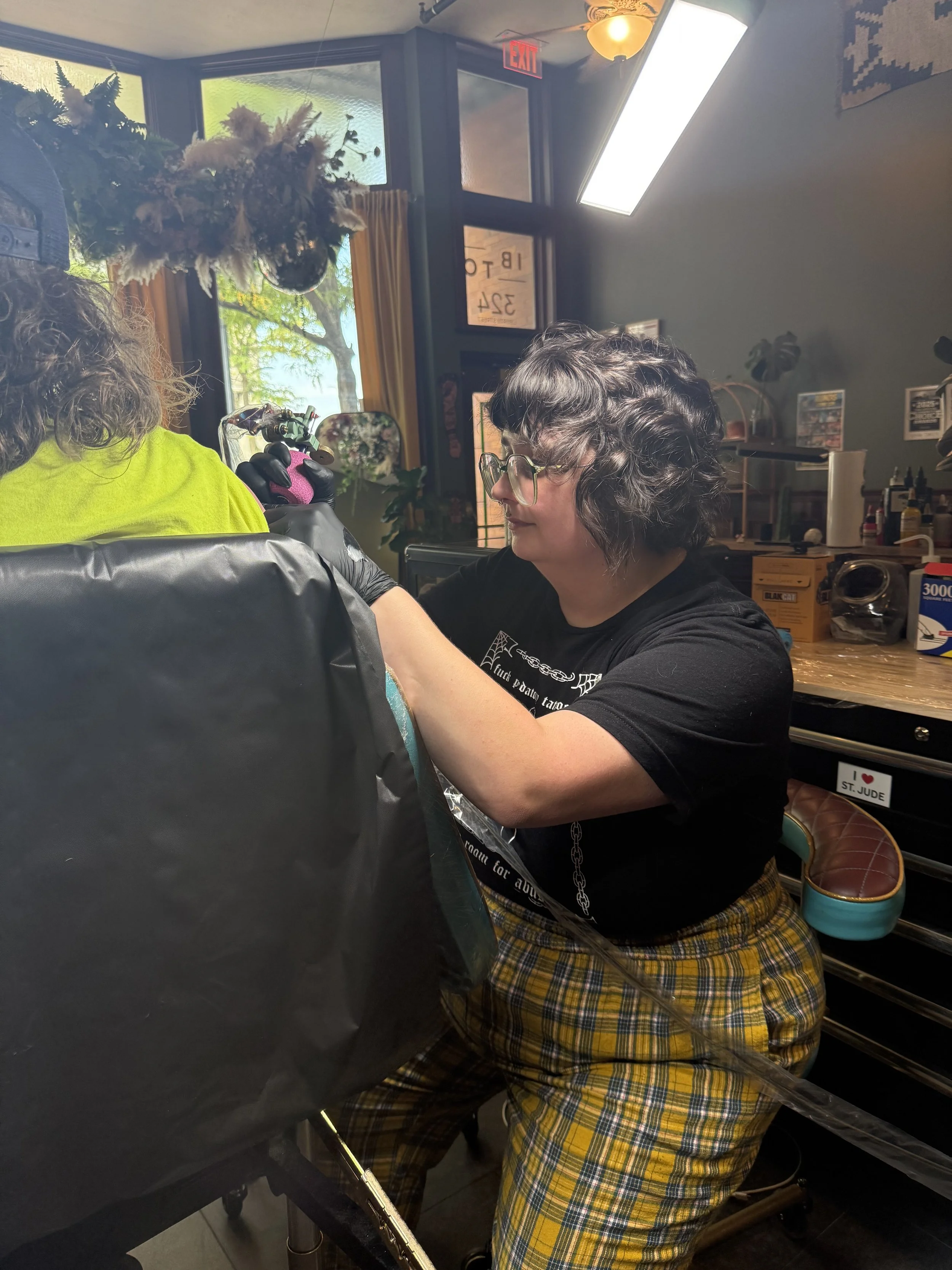 GIANNA MCCLAIN TRADITIONAL ARTIST
INSTAGRAM PORTFOLIO