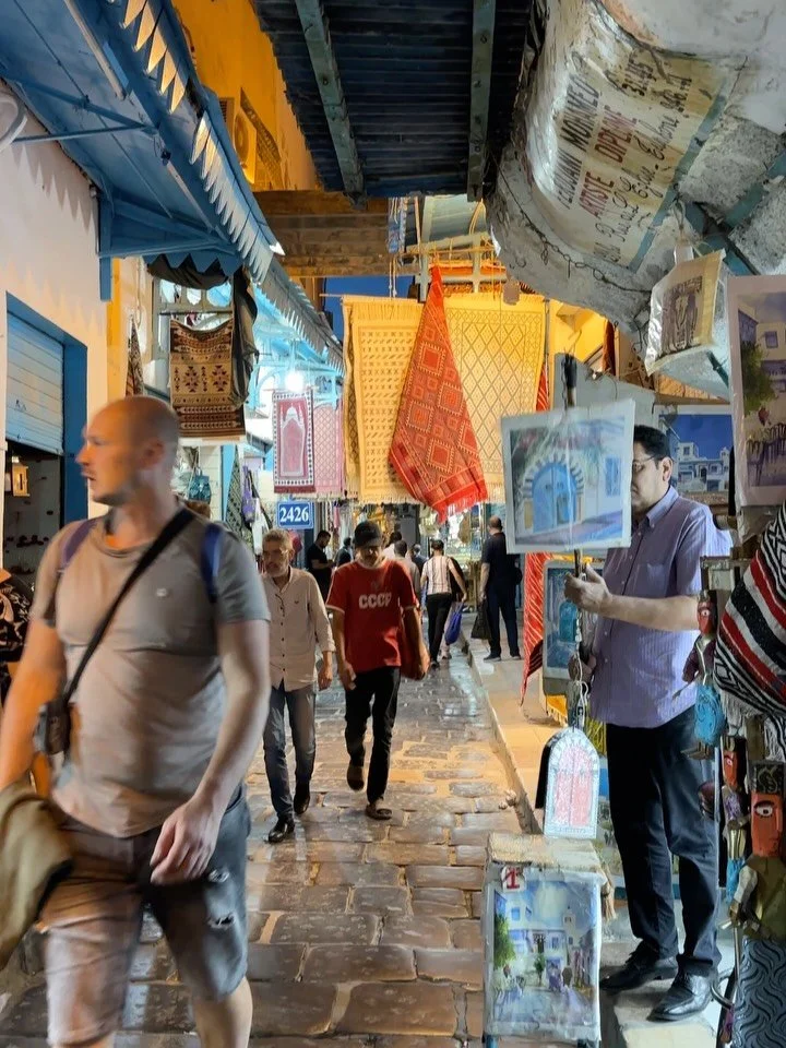 You can&rsquo;t come to Tunisia and not visit the souq ✨🌙

Regardless of what time you come it&rsquo;s always a wonderful experience to wander the streets of the Medina. 

If you like a more human, deeper and more authentic experience of Tunisia, th