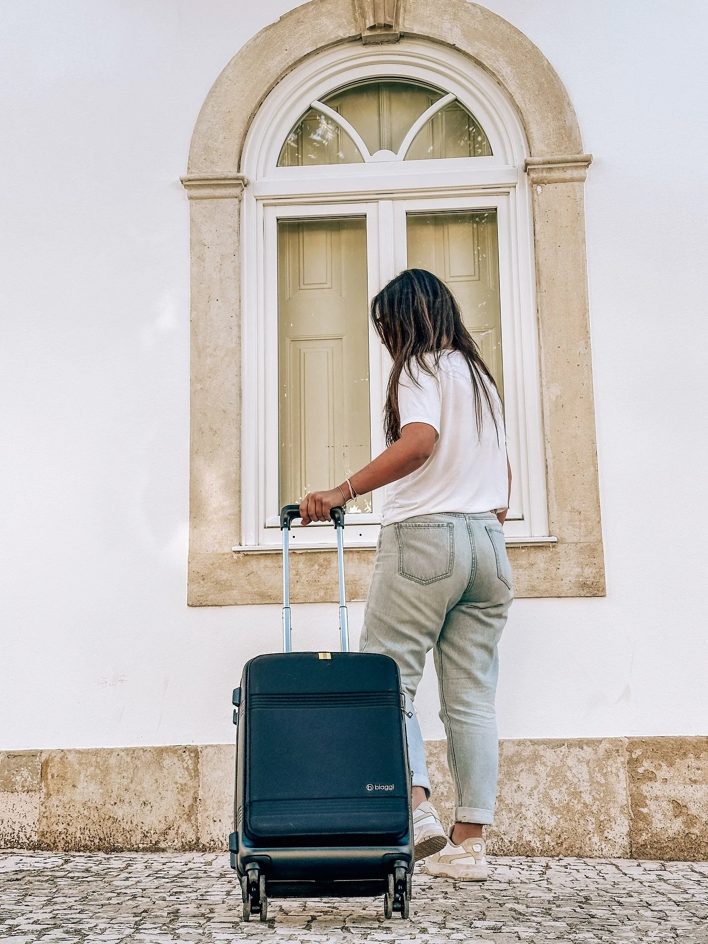 Meet the travel bags that actually make sense for life on the go 🌍

I&rsquo;ve been testing out my new @biaggi_luggage travel bags lately, and I&rsquo;m genuinely impressed by how versatile they are 💜

Whether I&rsquo;m walking by the water, headin