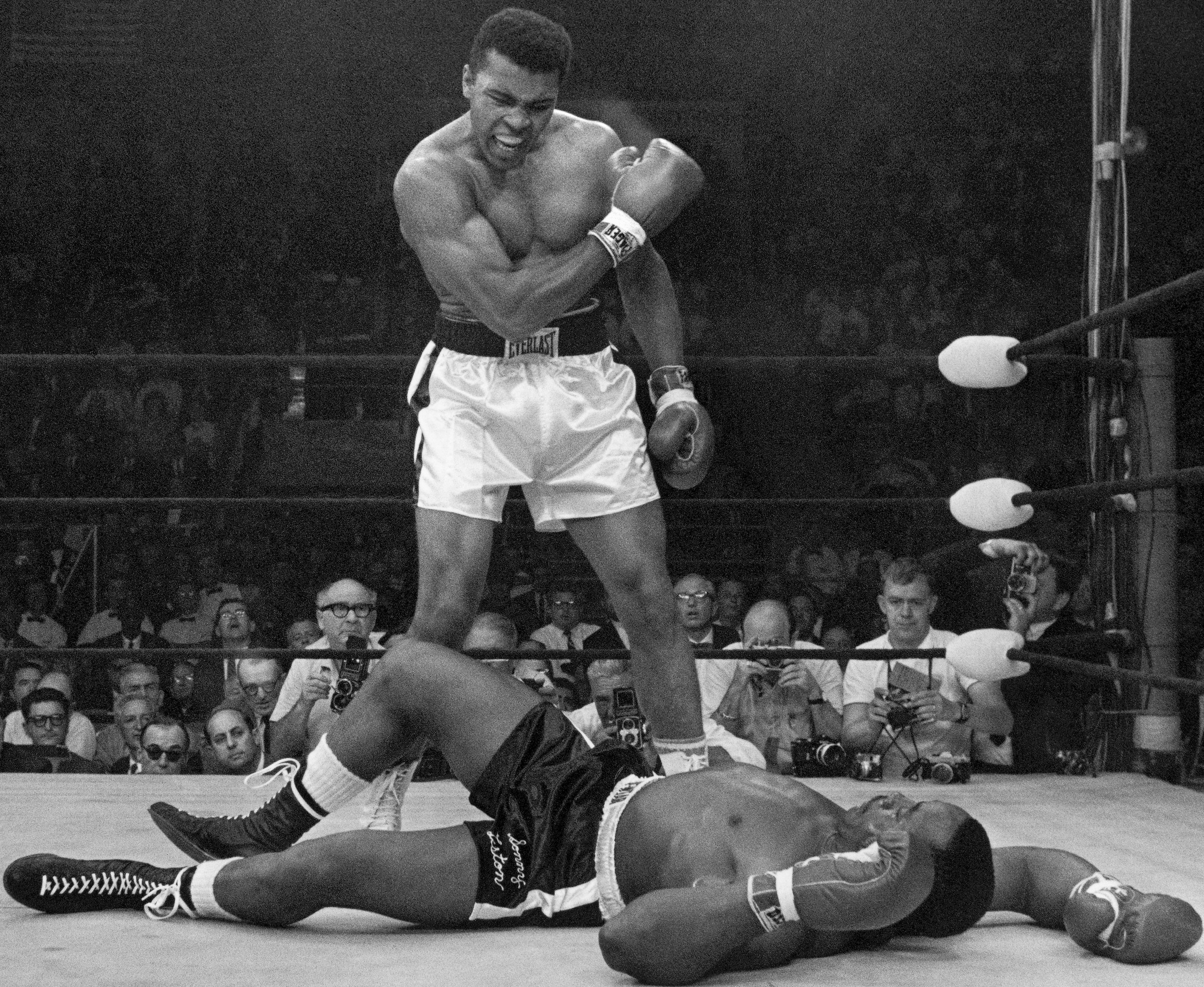 Evergence Muhammad_Ali_standing_over_Sonny_Liston.jpg