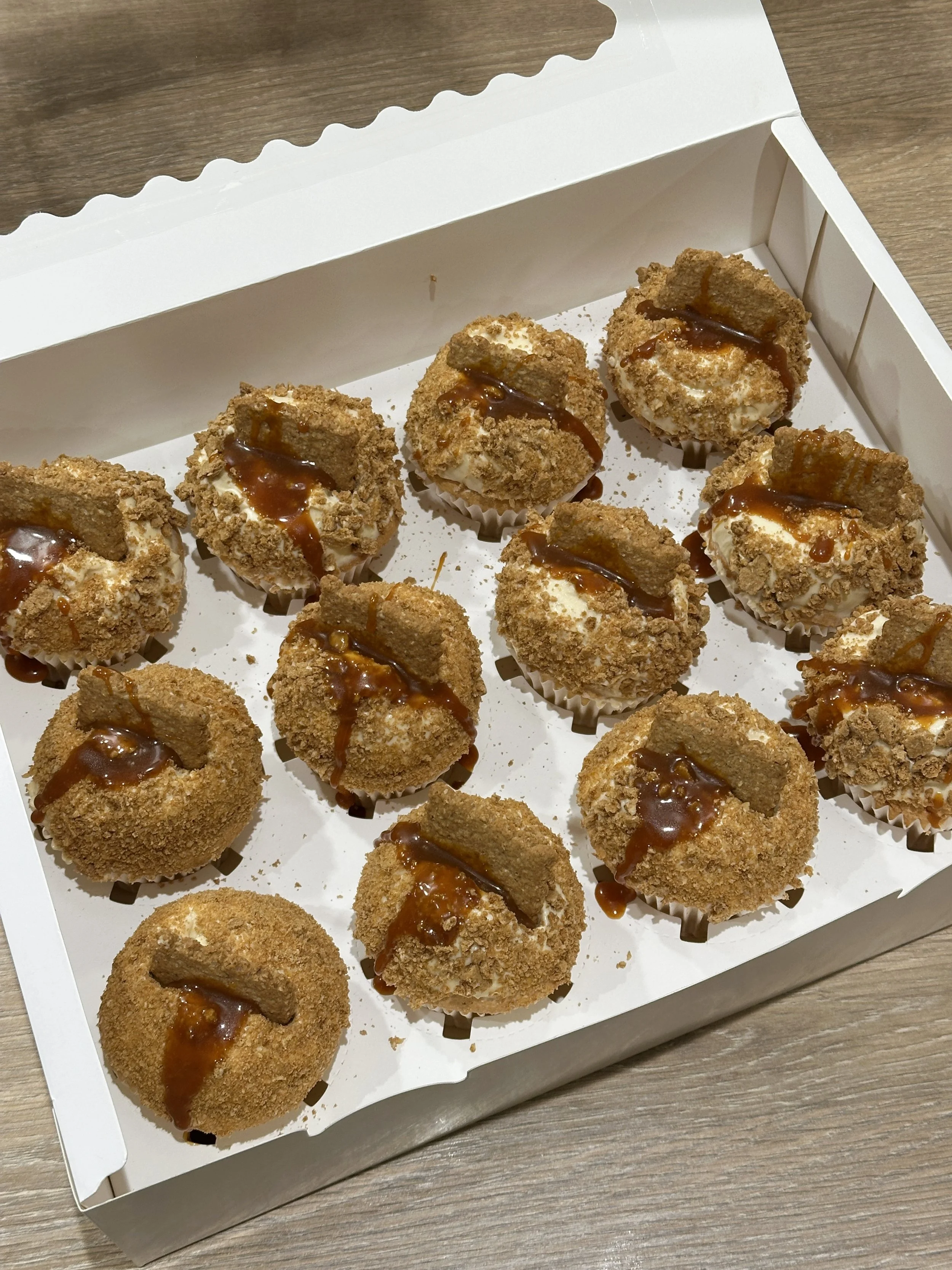 12 Chai Tea & Caramel Biscuit Cupcakes -£35