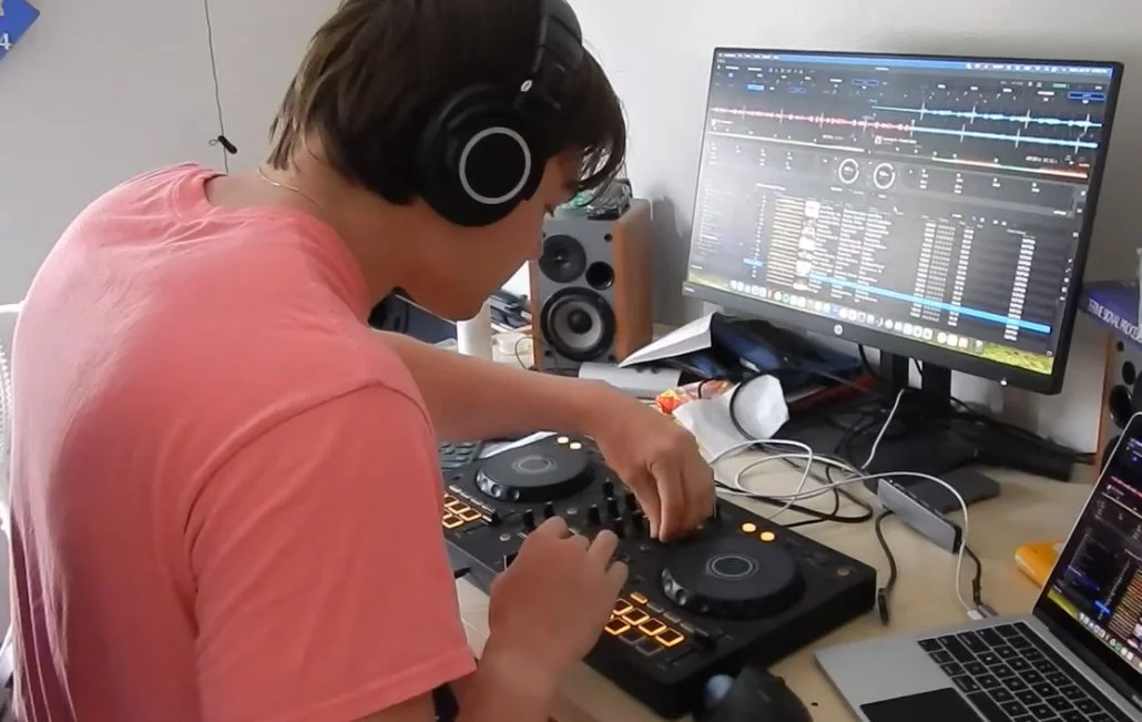 DJ Winz practicing the next set