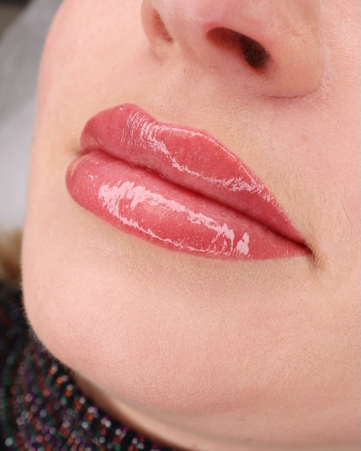 Semipermanente l&aelig;ber 💋❄️ #lipsticks #permanentmakeup #lipstattoo #semipermanentmakeup