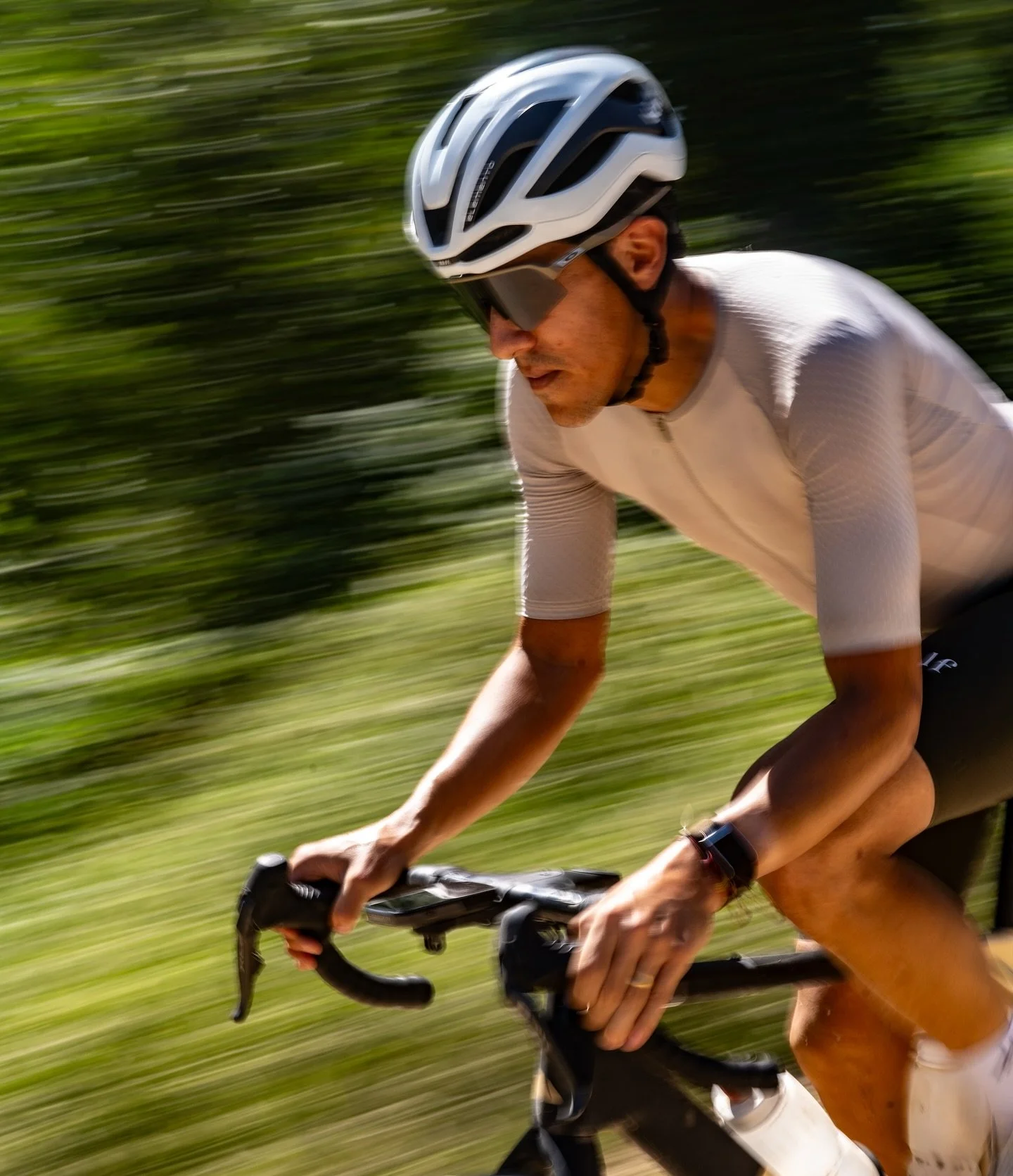 Olive green color, new for the &bull;Disruptive Collection&bull;

&bull;Resilience and endurance &rarr; olive tones are long associated with strength and the idea of persistence through challenge.

&bull;Harmony with nature &rarr; it&rsquo;s an earth