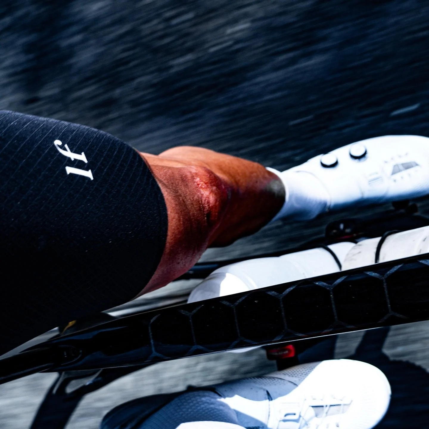 Built to go further.
The Disruptive Men&rsquo;s Bib Shorts are engineered for long-distance performance, combining stretch, shape retention and a secure aerodynamic fit.

Featuring high-stretch straps, internal silicone grippers, and a premium Italia