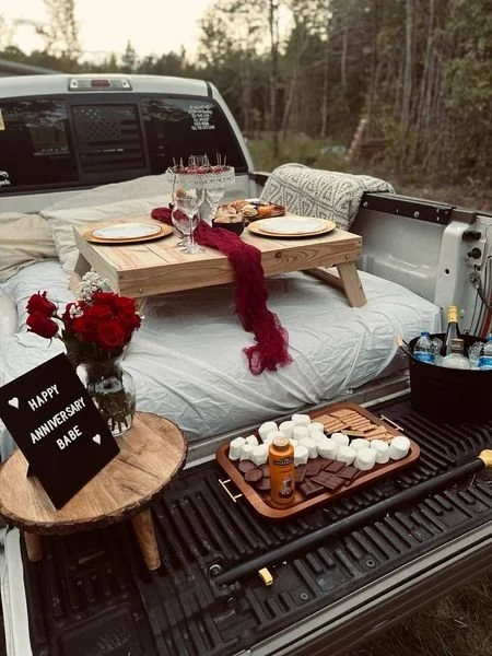 truckbedpicnic.jpg