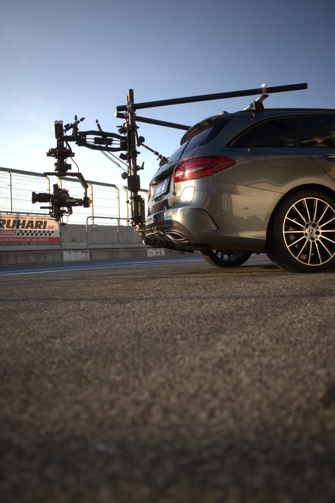 Car-rig, film cars, camera rig on car, gimbal, steadycam