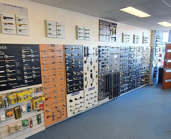 lock-and-handle-centre.jpg