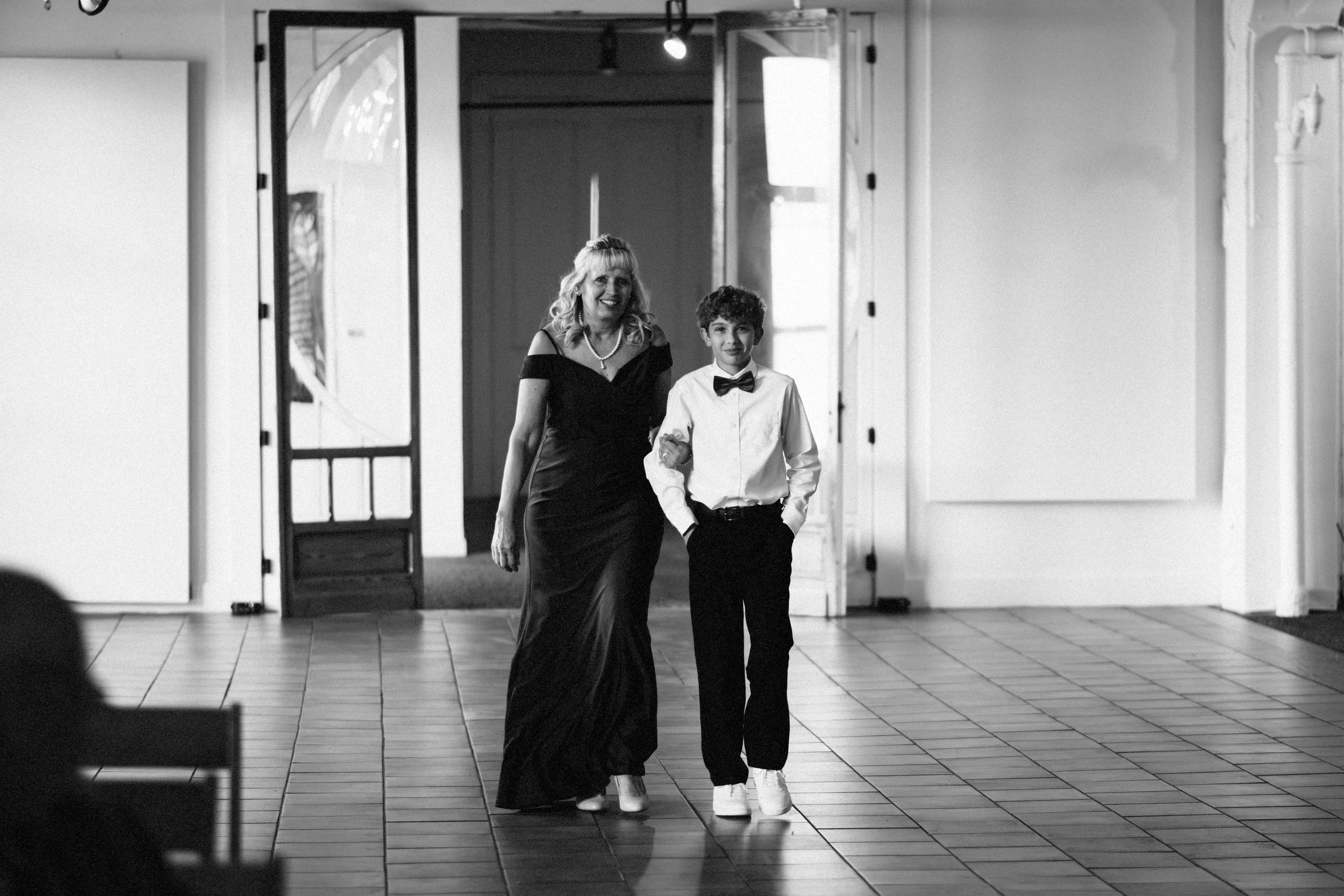 Alexis-John-Wedding-by-Sarah-Katherine-Davis-Photography-bw00255.jpg
