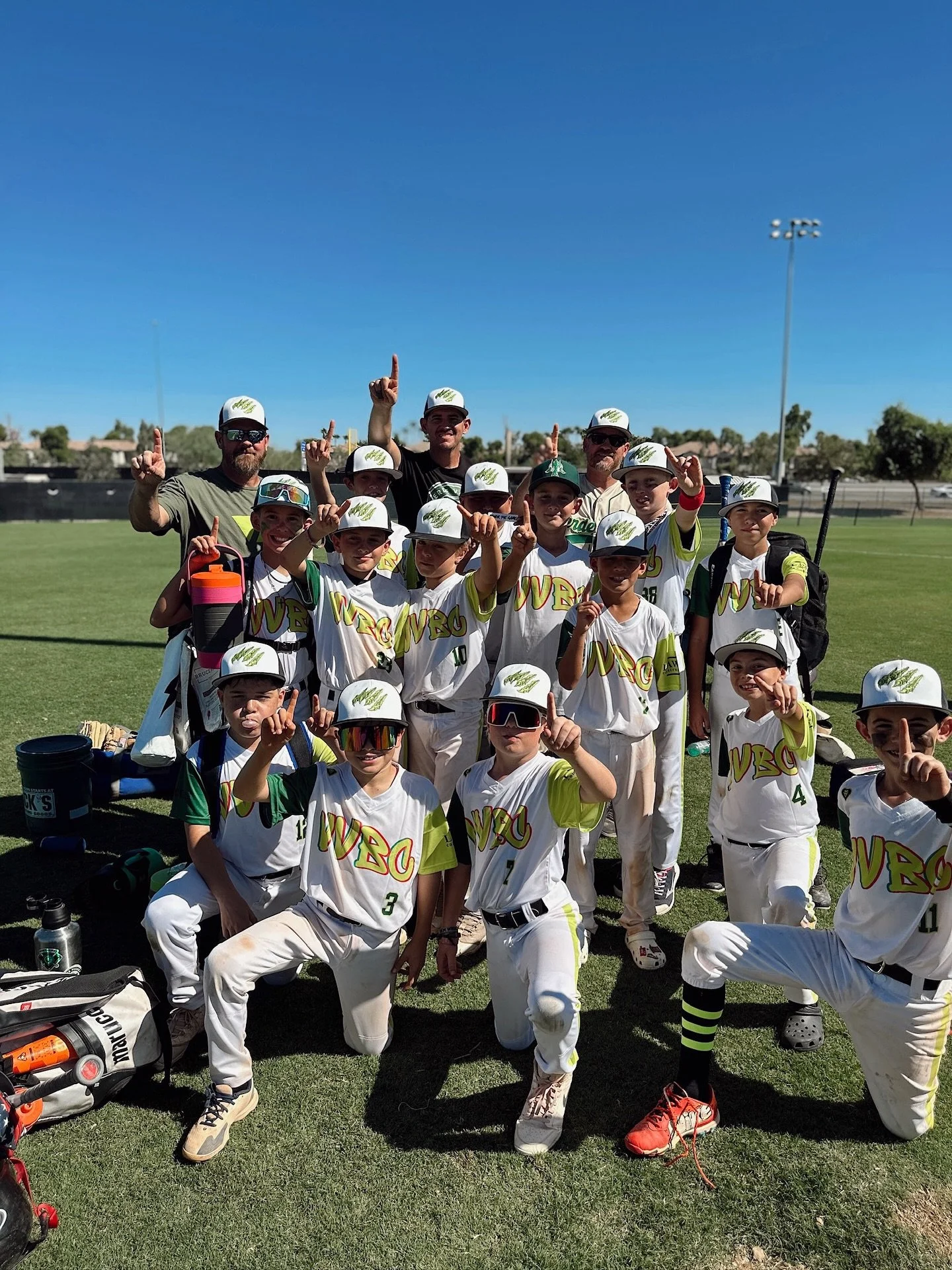 VVBC 11u at this past weekends USSSA Strike Out Cancer I. Dedicated coaches, families, and players. They’re going to have a great year 🪶⚾️☄️. 
#verdeboys #flylikeanighthawk #verdevalleybaseballclub #VerdeValley #ArizonaBaseball #YouthBaseball