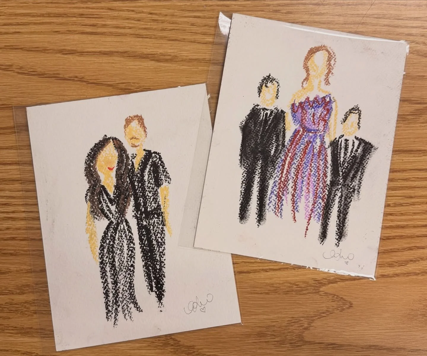 I have been experimenting with my guest portrait style and recently started getting into chalk pastels.
Decided to combine the two and I am in LOVE!

#weddingInspo #livepainting #guestportraits