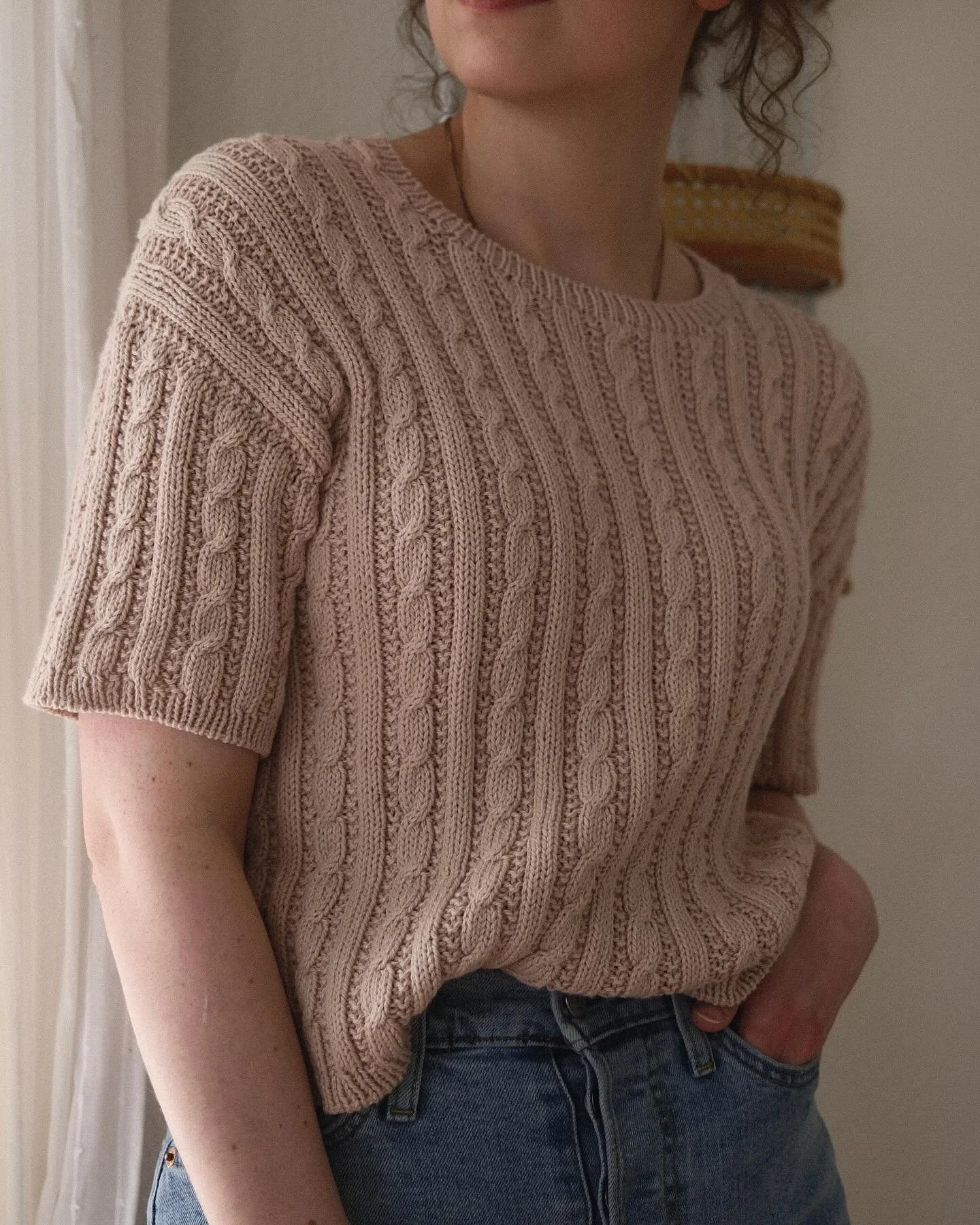 the honey tee is here ♡ squishy cables and ribbing in an easy drop shoulder design have made this my favorite summer tee right now. I knitted this is @quinceandco Willet which is a drapey soft cotton that I&rsquo;m loving for the very warm summer we&