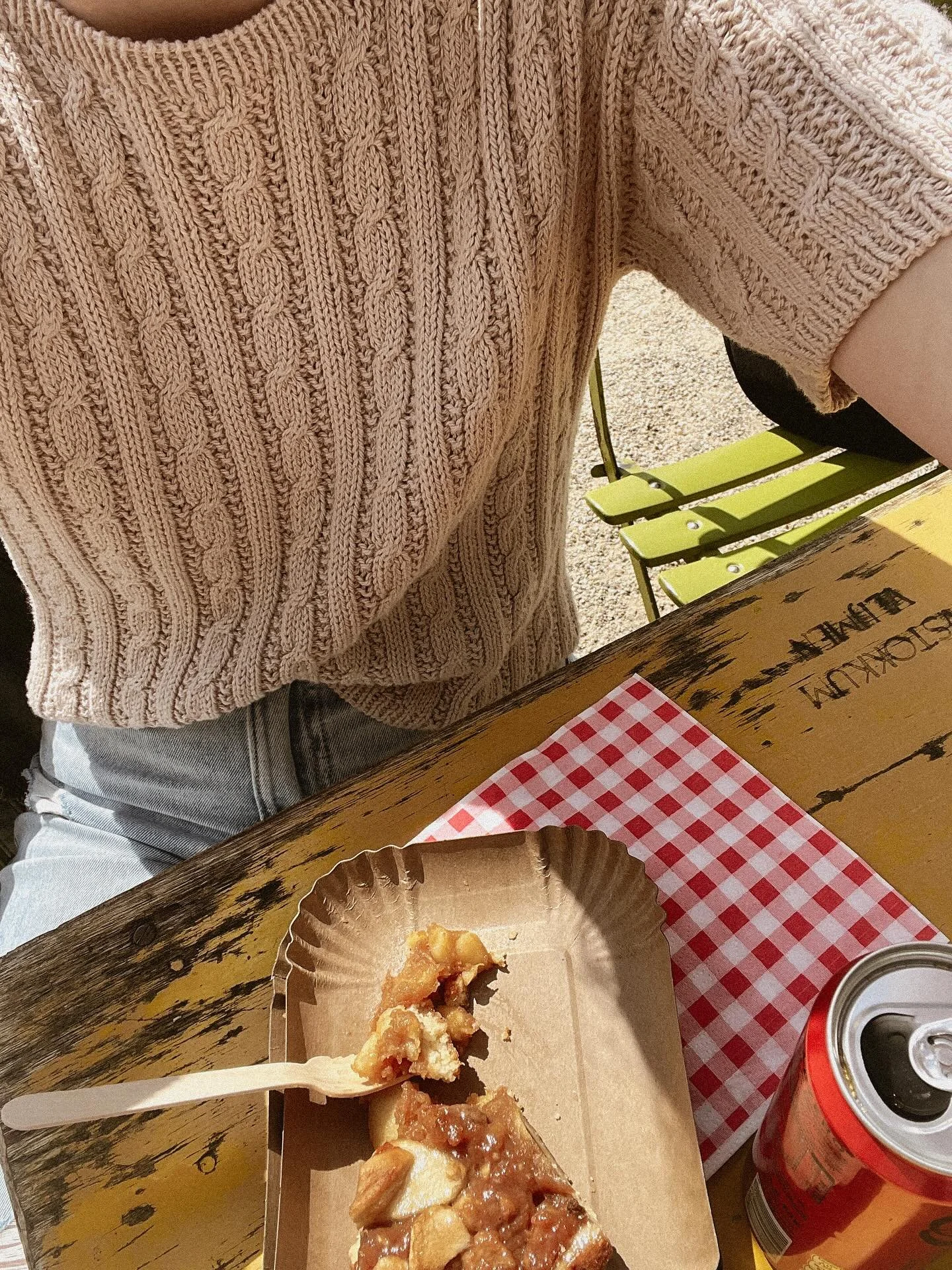 Thank you for the warm welcome for the honey tee this week ♡ my version made it to Amsterdam this spring where we explored and visited museums. Some of my favorite things were Van Gogh&rsquo;s Iris, an artists paint box, and all of the whimsical anim