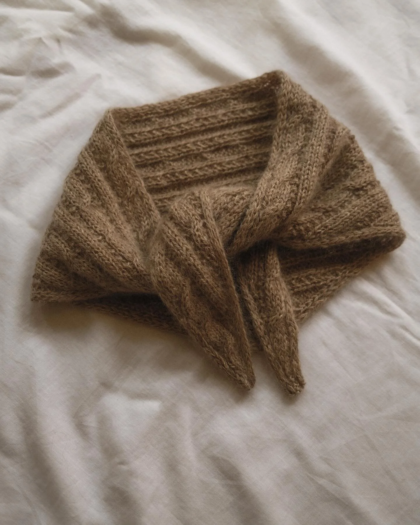 the honey scarf is here ♡

An easy peasy scarf for the upcoming season 🍂 I couldn&rsquo;t get enough of the honey tee stitch pattern so naturally, it made its way into a little scarf - perfect for stash yarn or travel knitting ♡

Use code HELLOHONEY