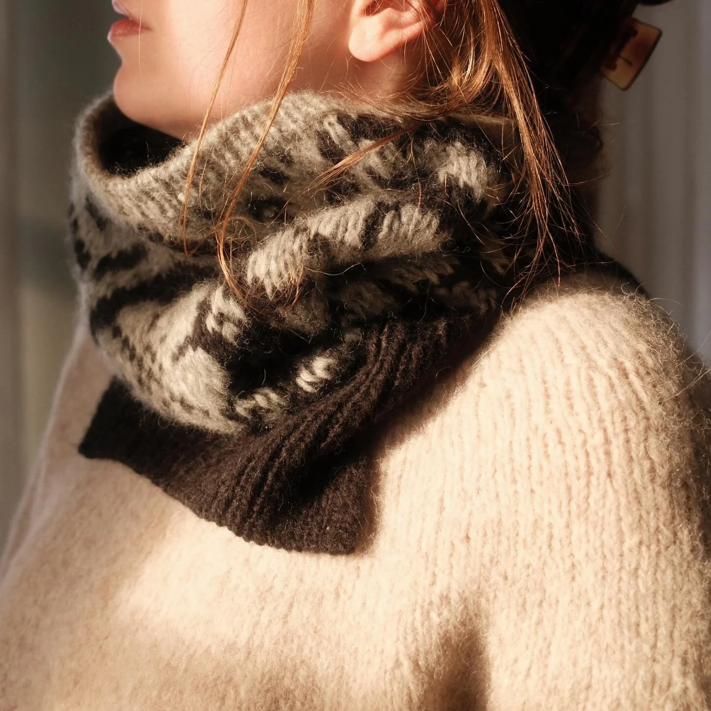 welcoming the bloom cowl ♡ a cozy yet light cowl to keep you warm. It&rsquo;s a fun and all too quick project perfect for some stash yarn, a weekend, and a binge worthy audiobook 📚

Head over to my website or Ravelry with the code INBLOOM to take 15