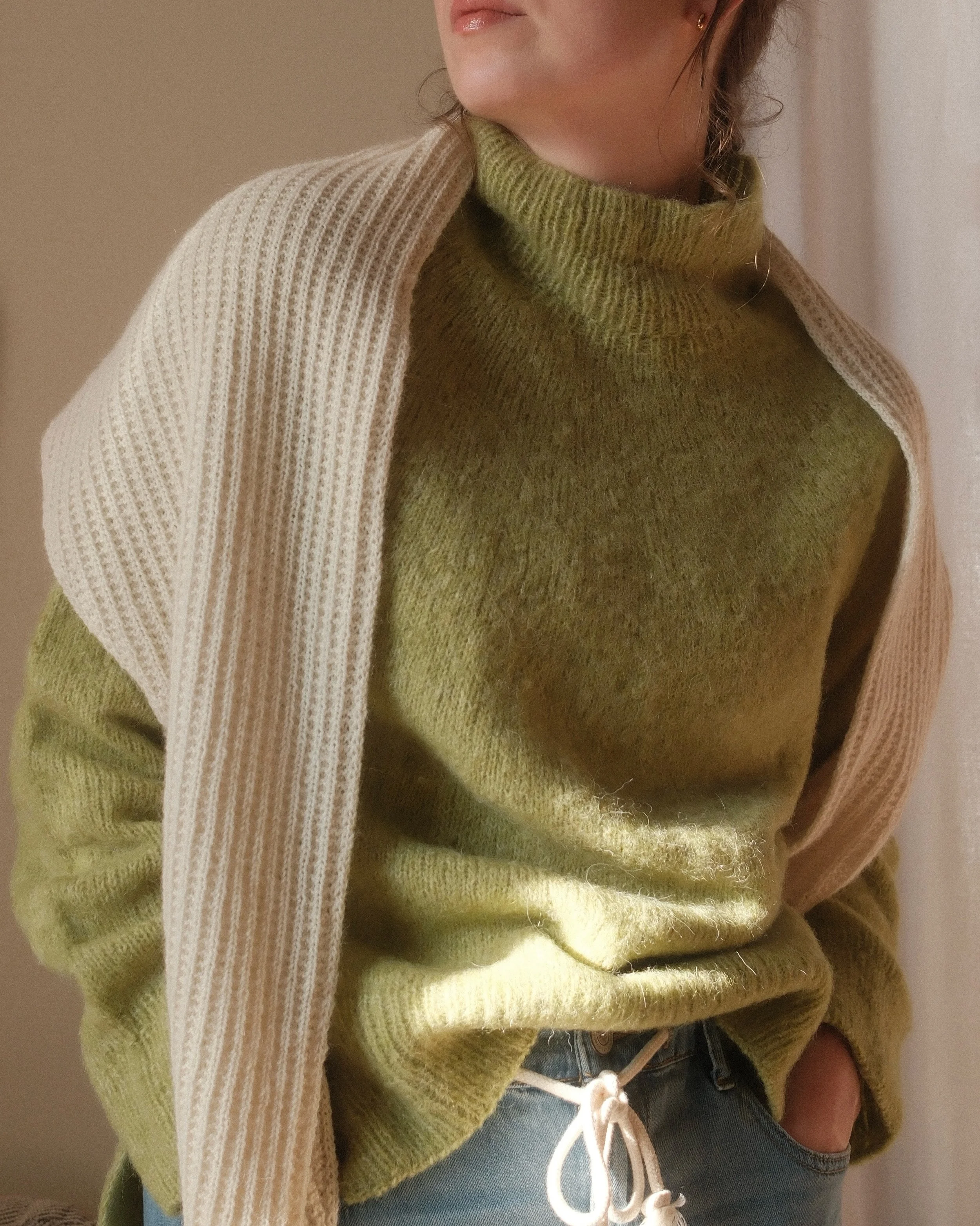 Its nearing that time of year where shawls and light sweaters are the perfect solution to the chill in the air 🍂

The Mara shawl, Brora light, and Ivy Pullover patterns are all available on my website and Ravelry 🫶

#sweaterweather #knittingpattern