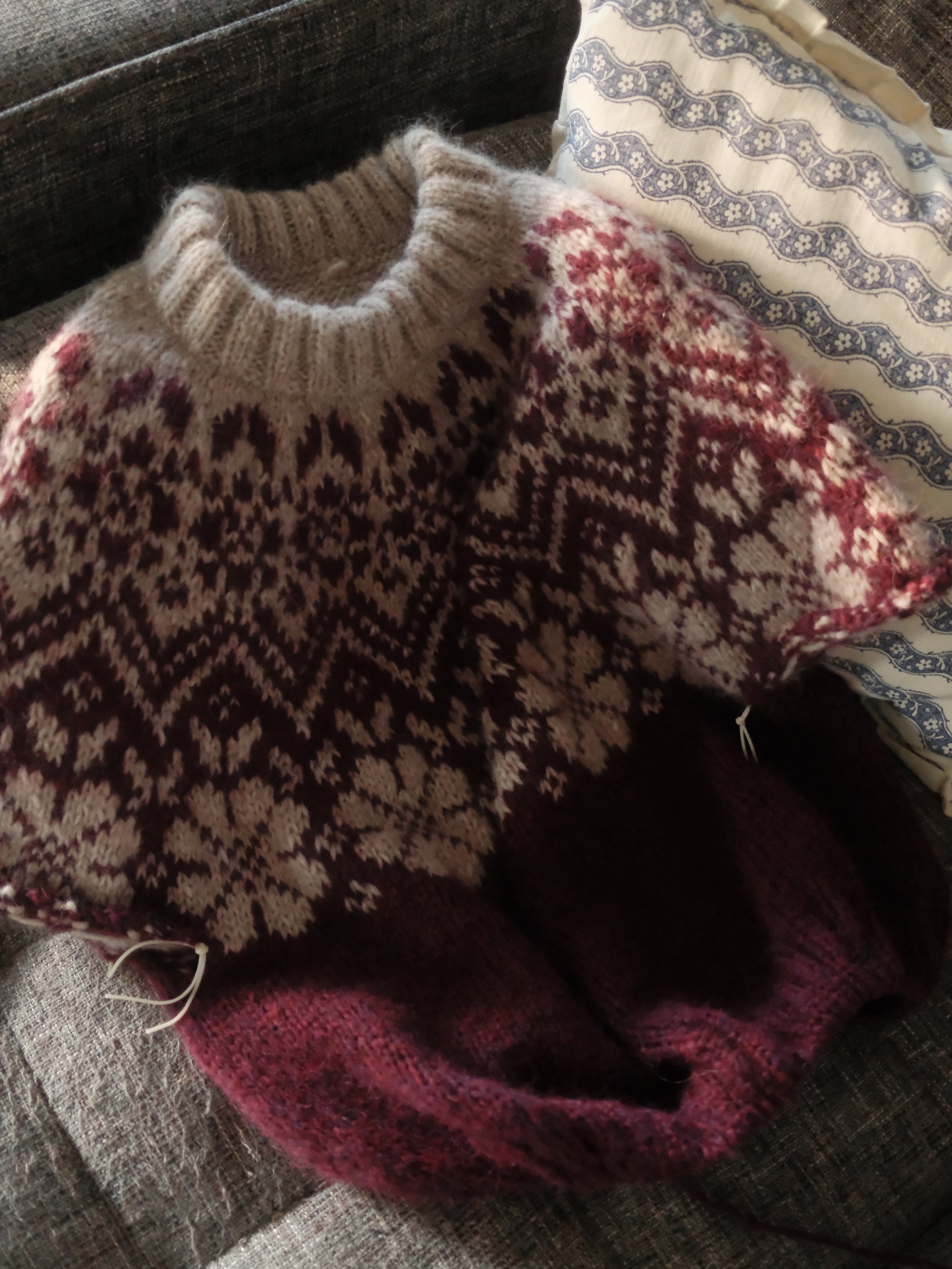 I love the -ber months 🍂🐾 I like to think it&rsquo;s knitting season all the time, but I particularly love knitting when the fall season is rolling in.

I always knew I would knit another bloom pullover sometime, and I finally did. This is in Wonde