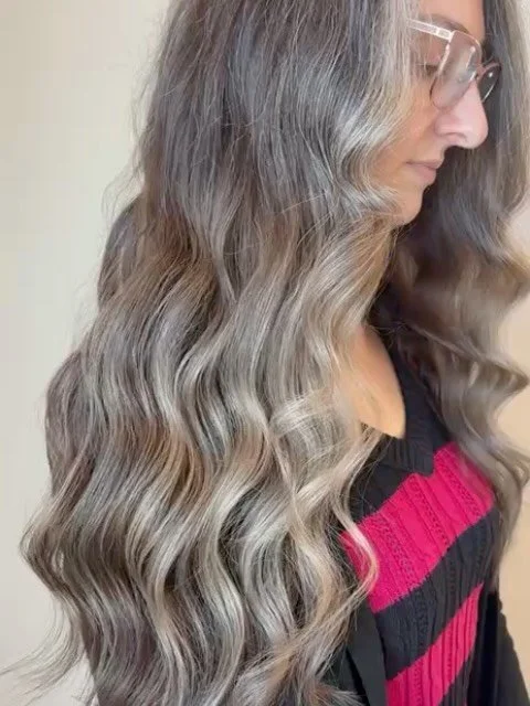 Transformation Tuesday 🙌🏼 
Stylist @cortneyfarkas helped this client embrace the beauty of their natural silvers move into lower maintenance color. 

Are you ready for a transformation? Book your complimentary color consultation! ✨