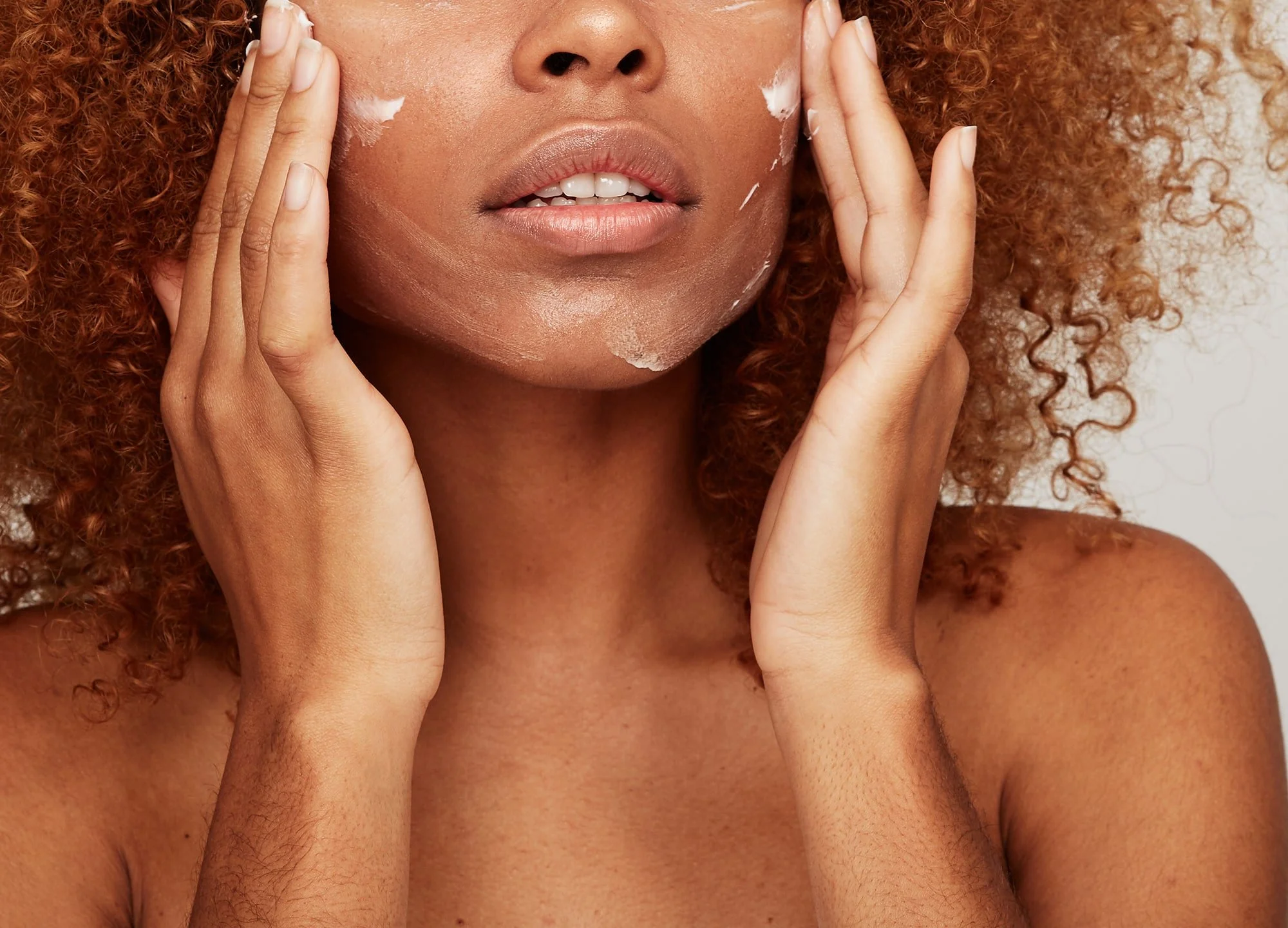 What to Expect from Your First Facial Peel Treatment