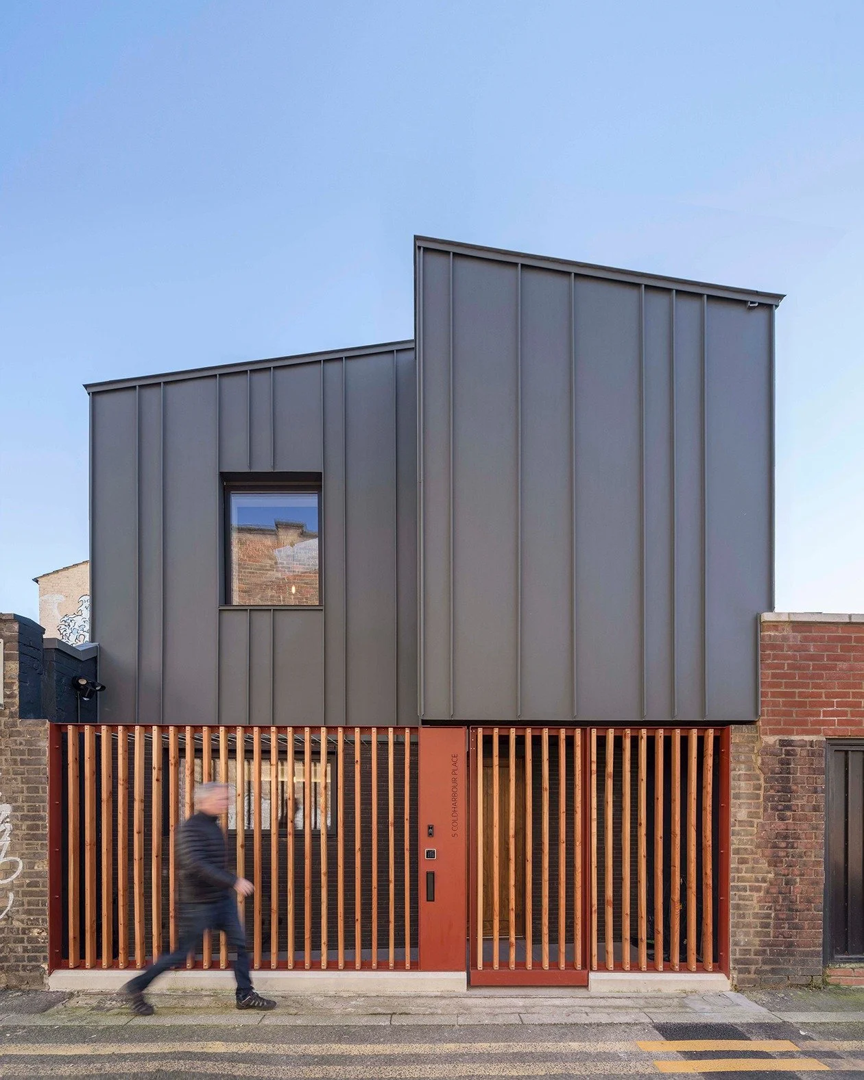 It&rsquo;s no secret that small projects are often the most challenging of all &ndash; nowhere to hide, no space to fudge the error or oversight. This gem &ndash; beautifully detailed (again!) by @edgleydesign &ndash; had it all: incredibly tight sit