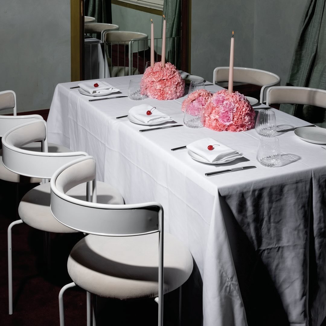 Celebration of a milestone 🌷

A crisp table setting combined with our stylish, velvet cream Cleo chair and a subtle pop of colour. This intimate dinner was the perfect setting to celebrate turning 30. Truly sensational.

Have something worth celebra