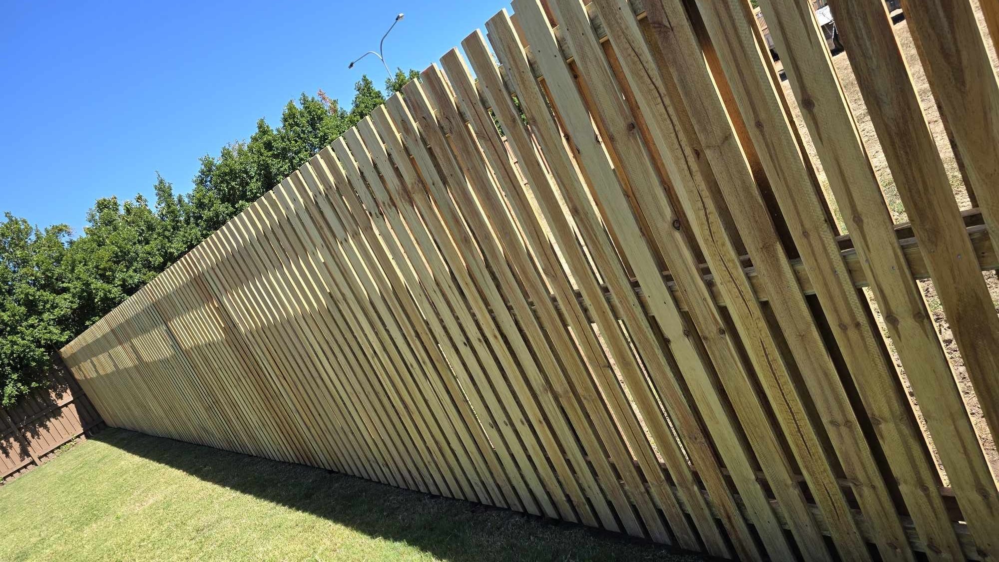 Why Timber Fencing Is Ideal for Townsville’s Cyclone Season