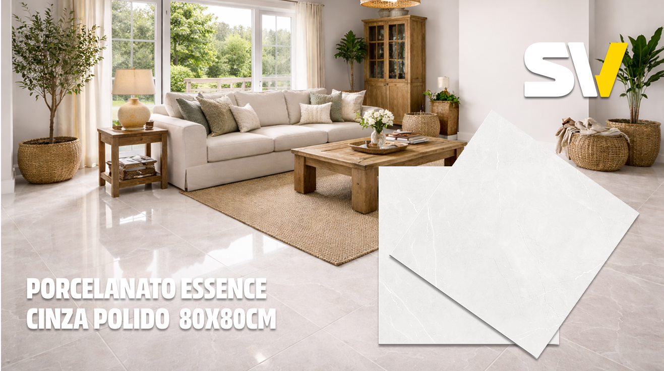 Sala de estar com piso de porcelanato na cor cinza polido, com uma grande janela, sofá branco, mesa de centro de madeira, plantas decorativas em vasos de fibra e uma estante de madeira.