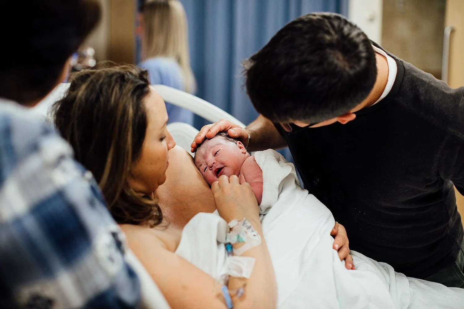 Riverbend Hospital | Holly's Birth Story | Amanda Meg Photography