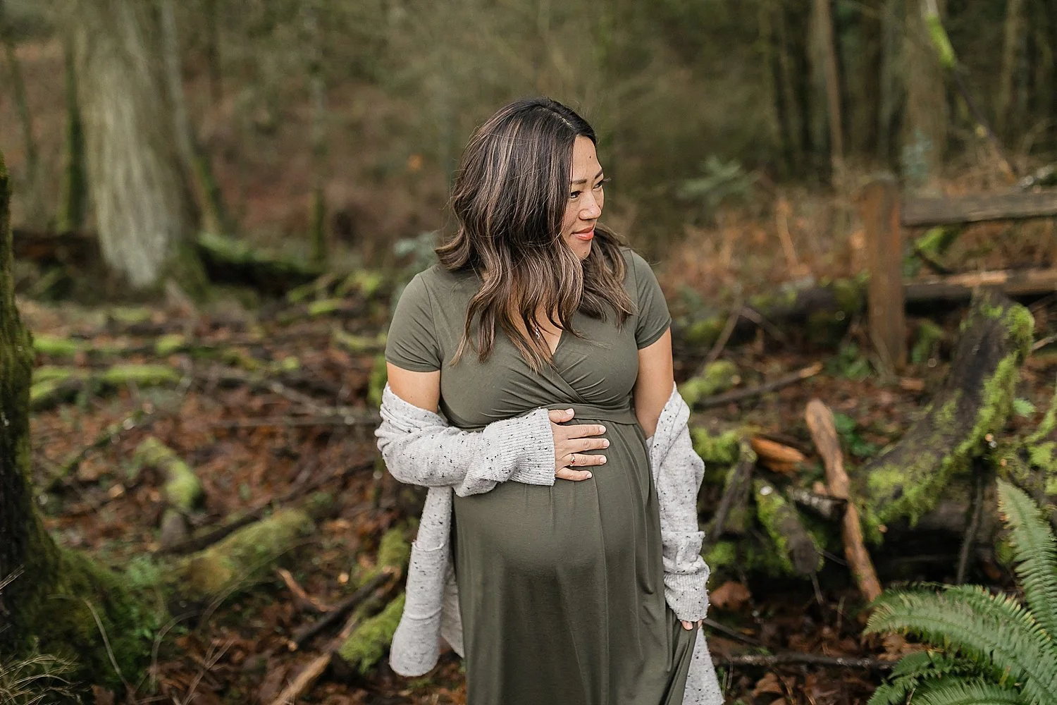 Graham Oaks Nature Park, Wilsonville Oregon| Winter Maternity Session