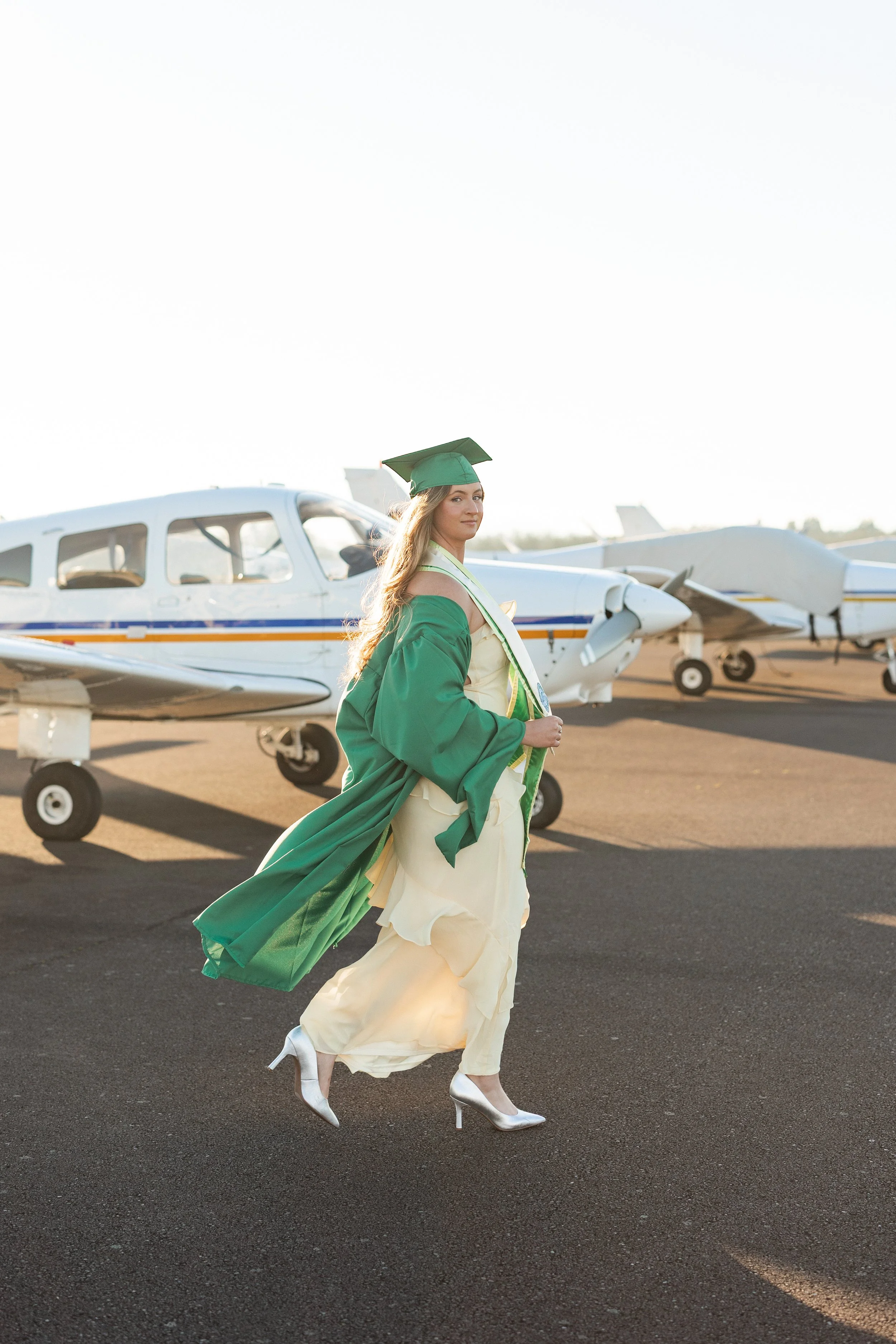 UO Graduation Photos at Eugene Airport | Pilot &amp; Flight Instructor Grad Session