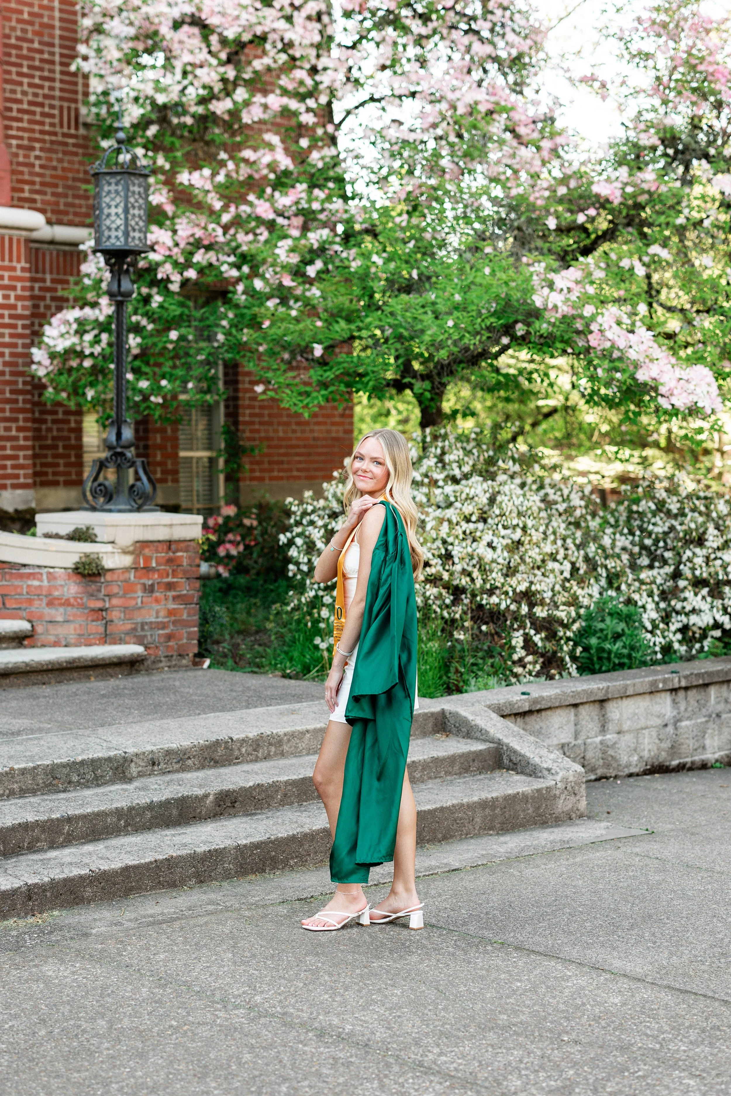 University of Oregon Graduation Photos | Etta’s UO Grad Session